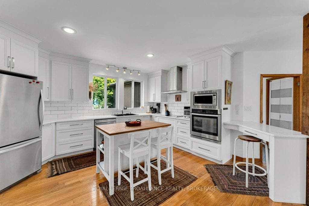 2576 Howe Island Drive photo 8