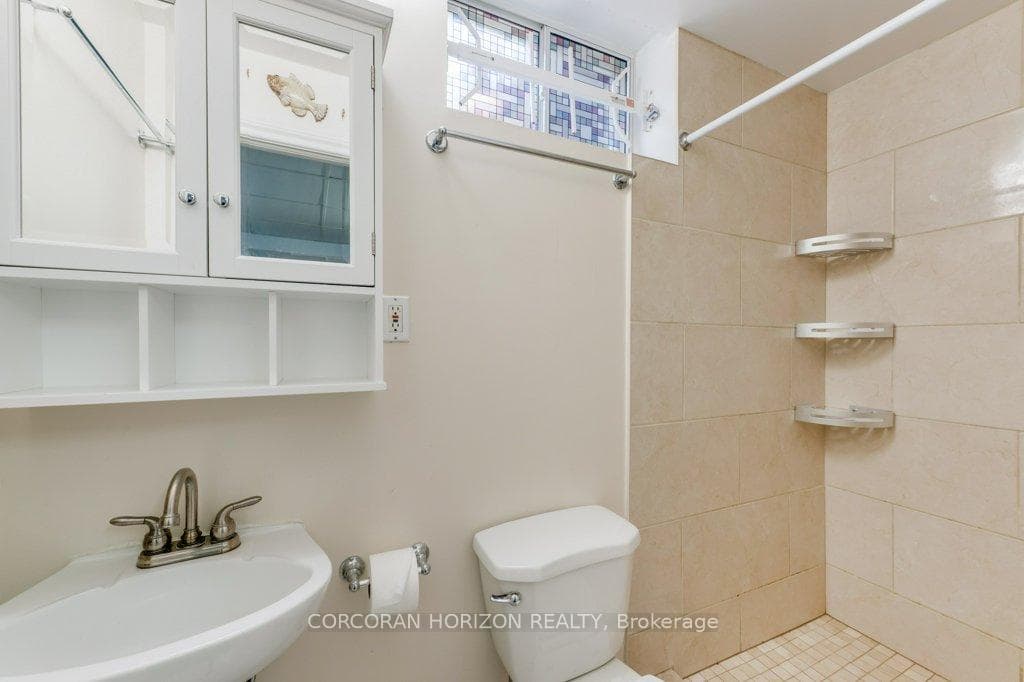 Lower Level 4 piece Bathroom