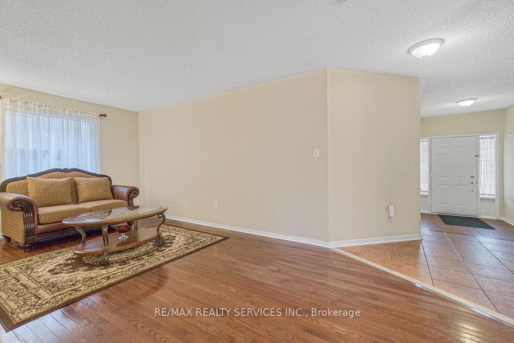 149 Brisdale Drive photo 5