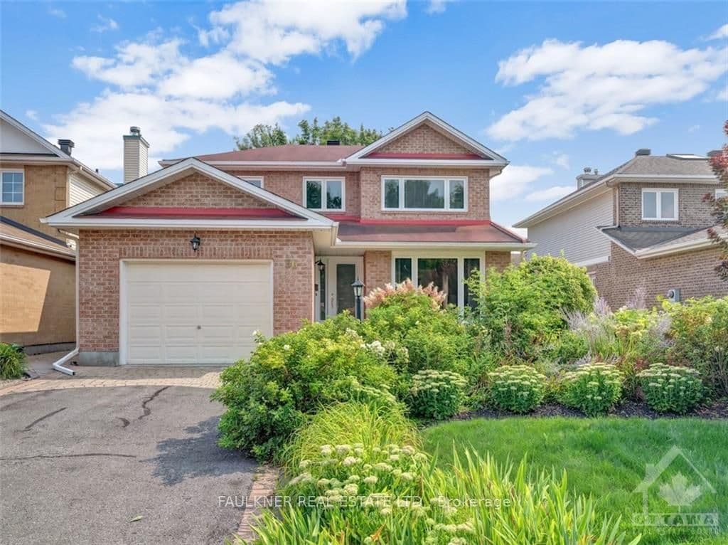 36 DALECROFT Crescent photo 1