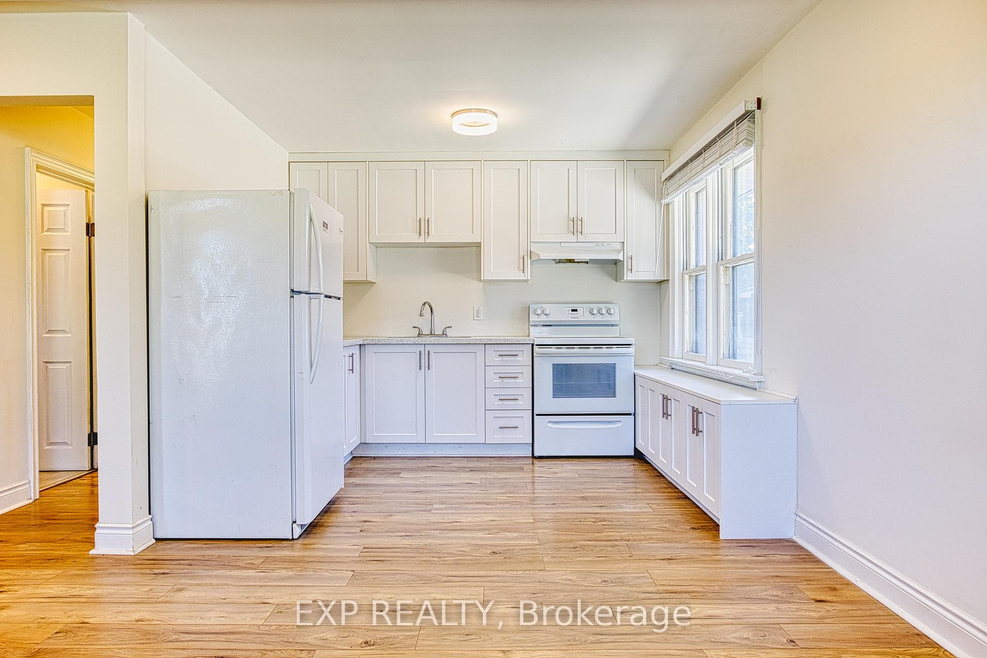 75 Manning Avenue Unit Main photo 7