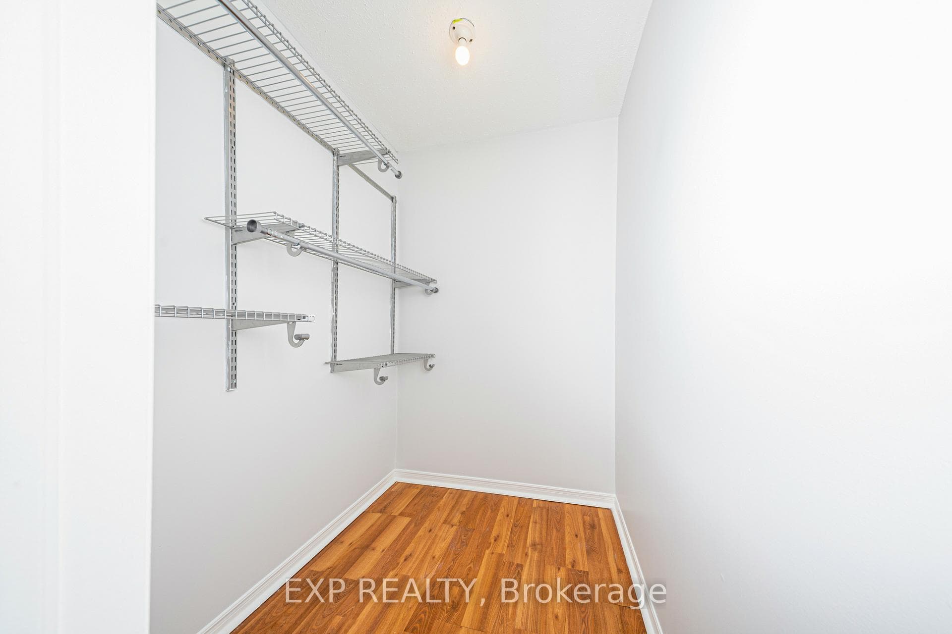 125 Overbank Drive photo 5