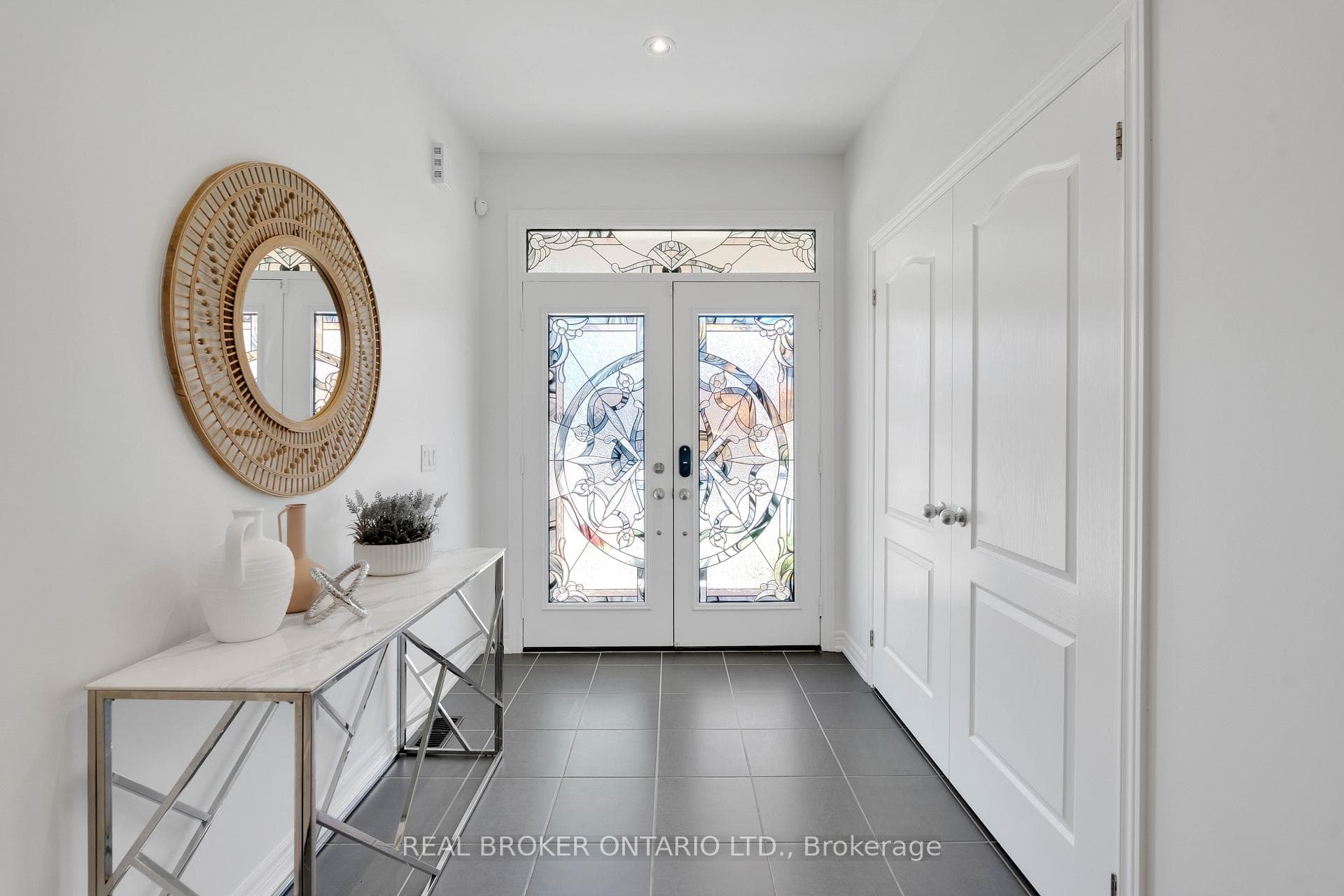 11 McEchearn Crescent photo 6