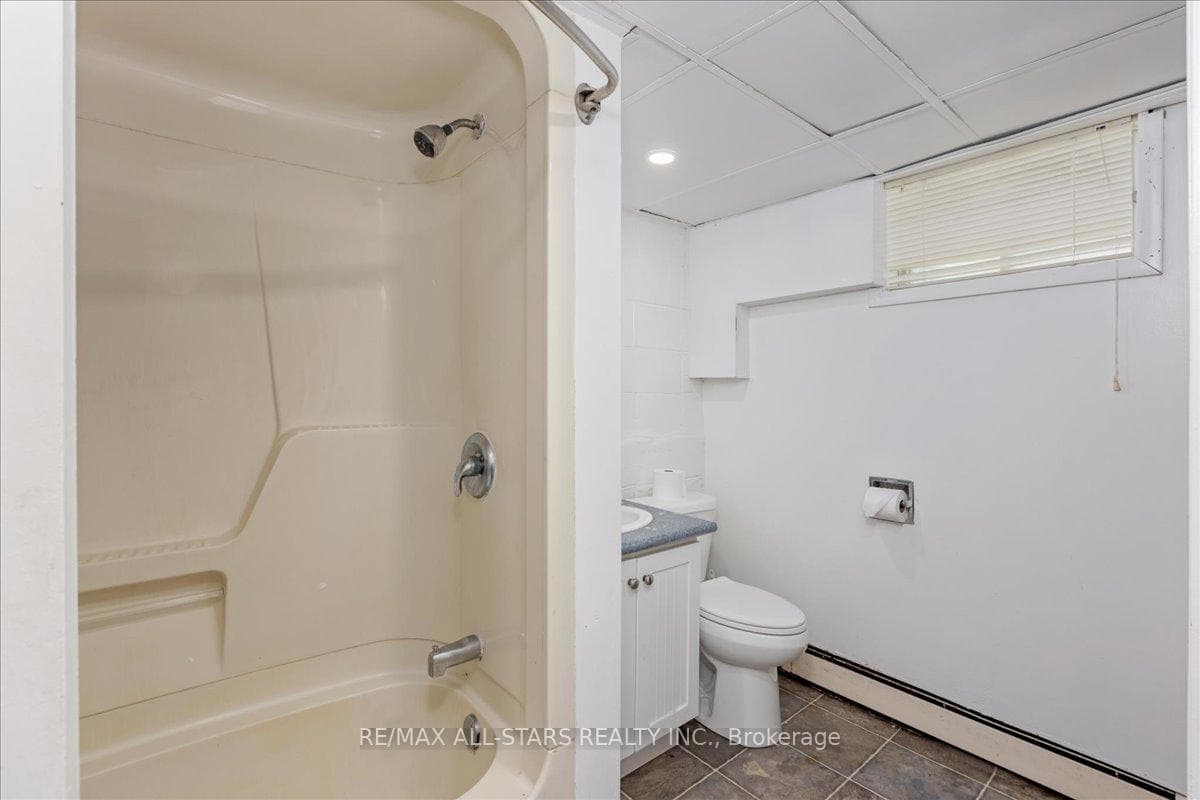 562 Catering Road photo 48