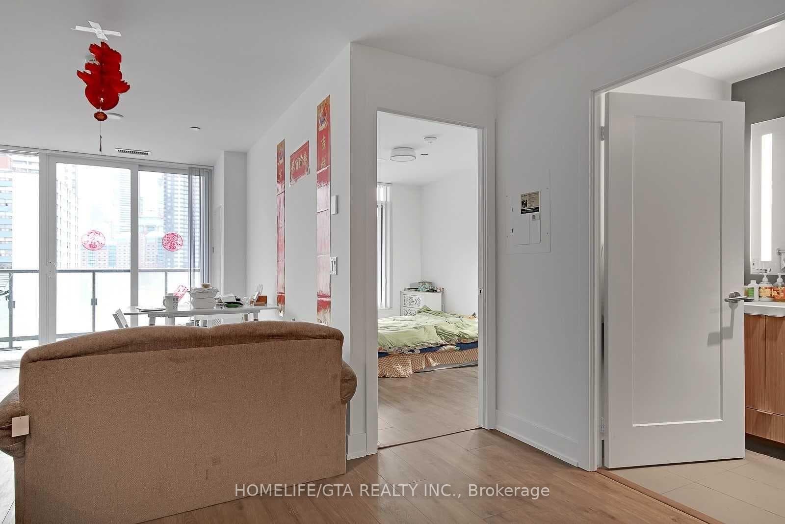 575 Bloor Street Unit 511 photo 16