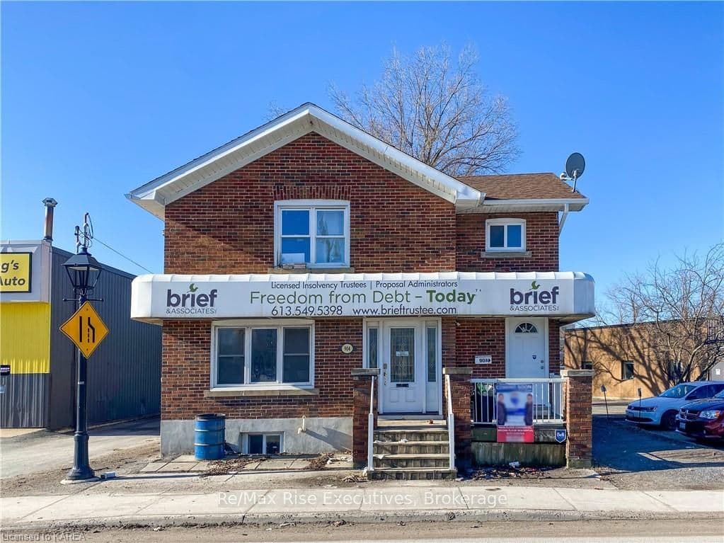 904 PRINCESS Street photo 2
