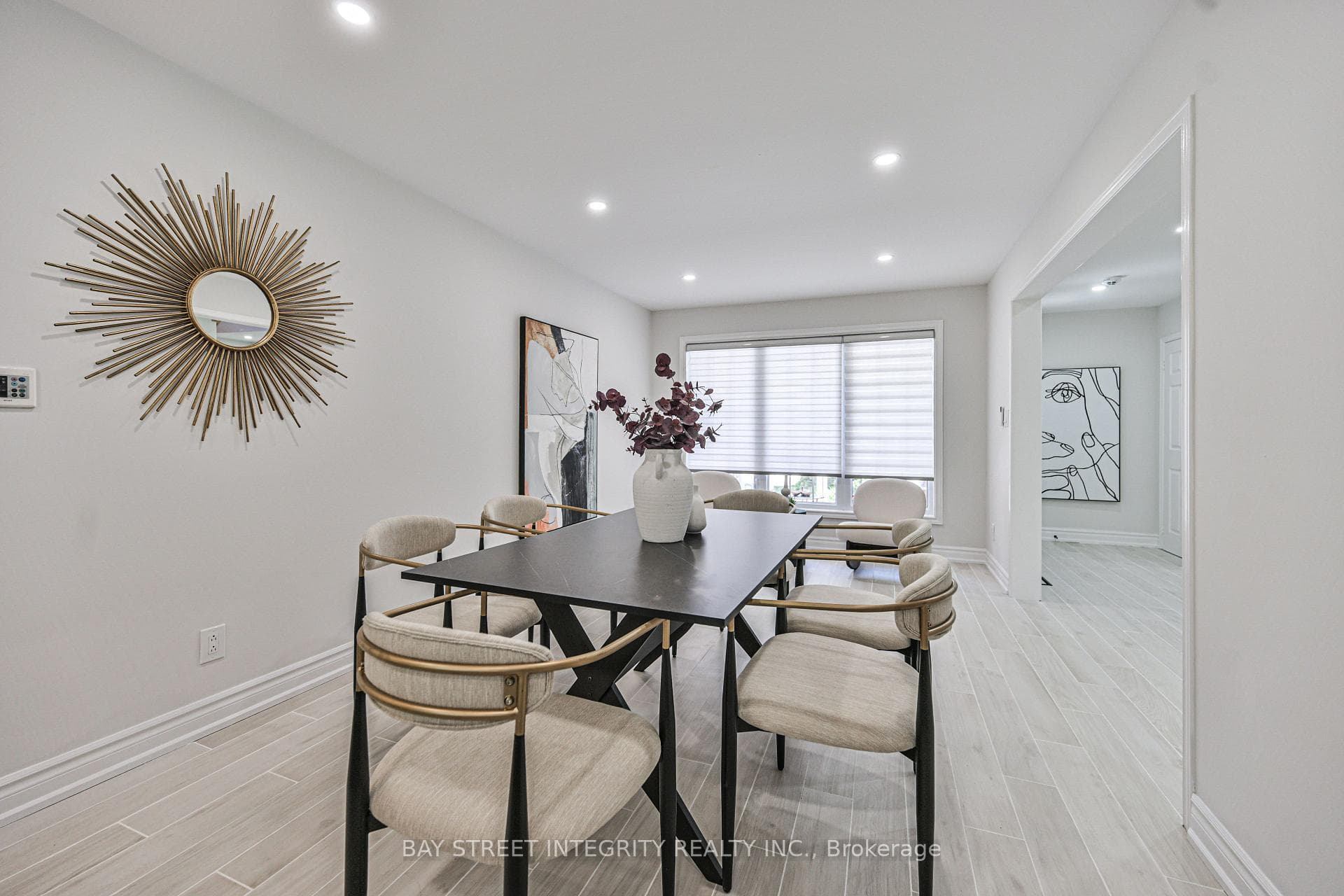 111 Michener Crescent photo 7