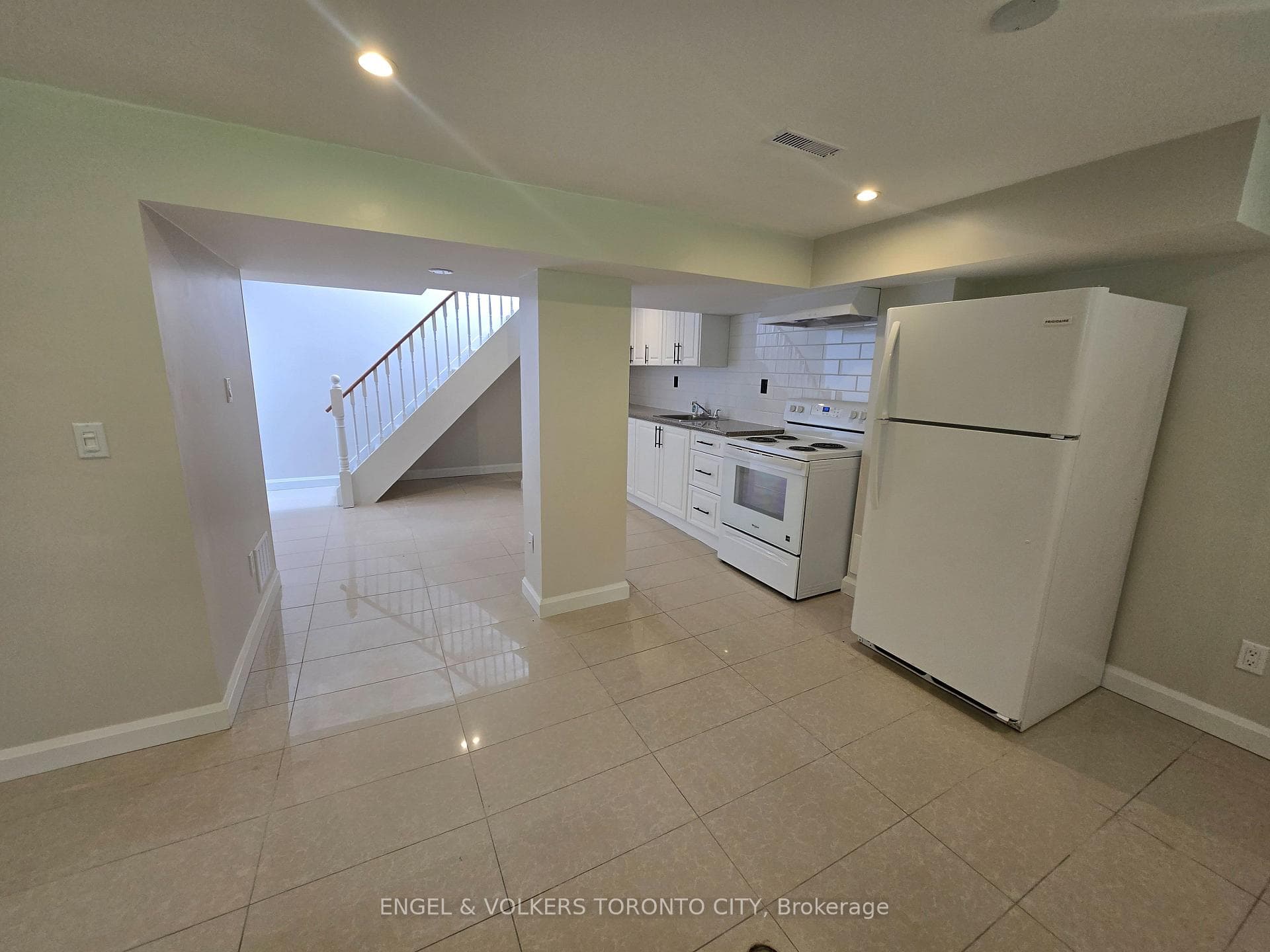 102 Crone Court Unit B photo 10