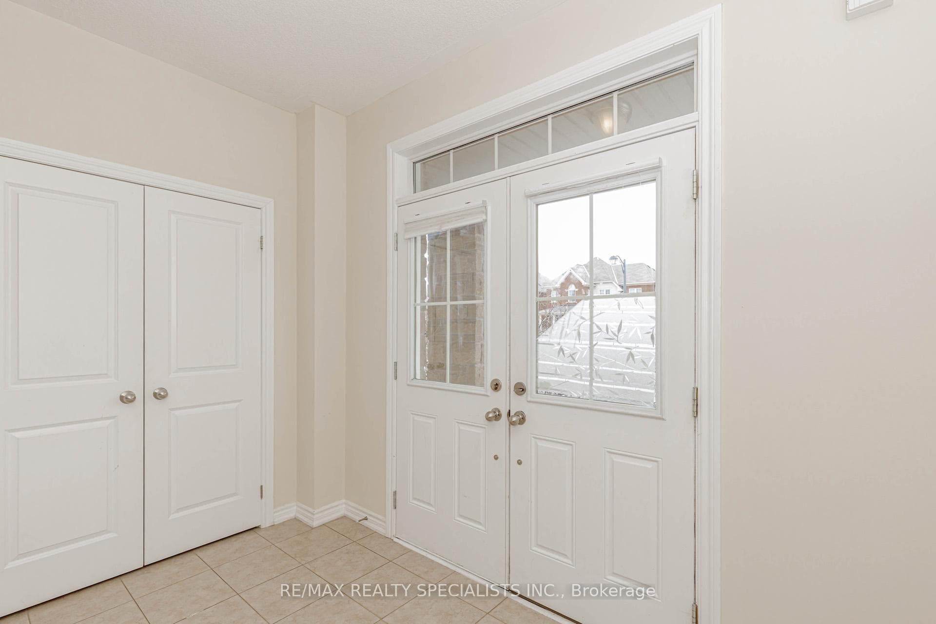 137 Savoline Boulevard photo 2