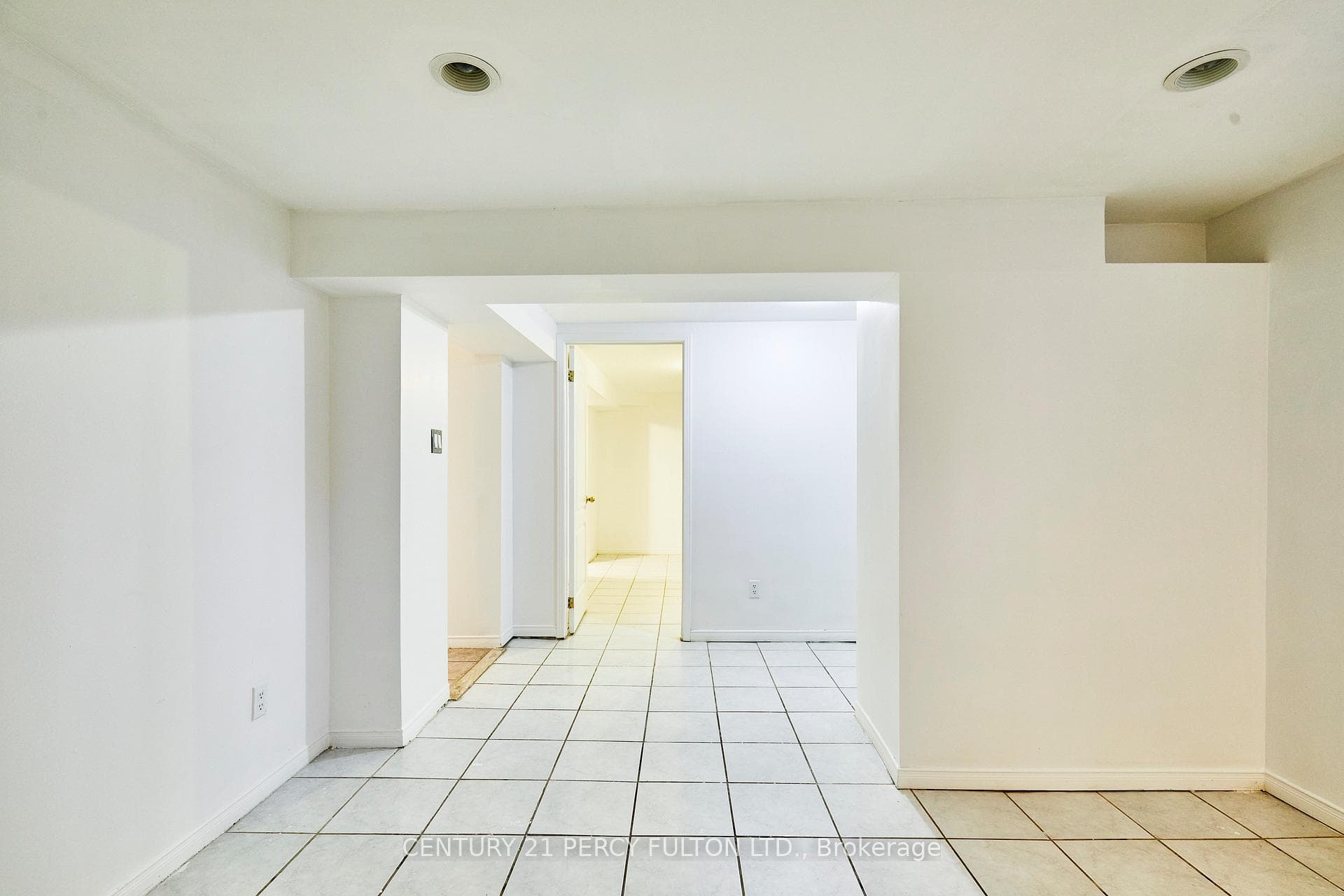 472 Sheppard Avenue photo 23