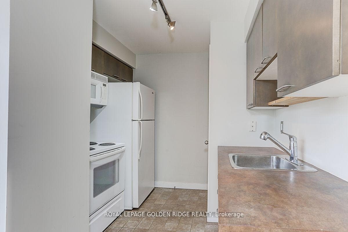 255 Richmond Street Unit PH11 photo 22