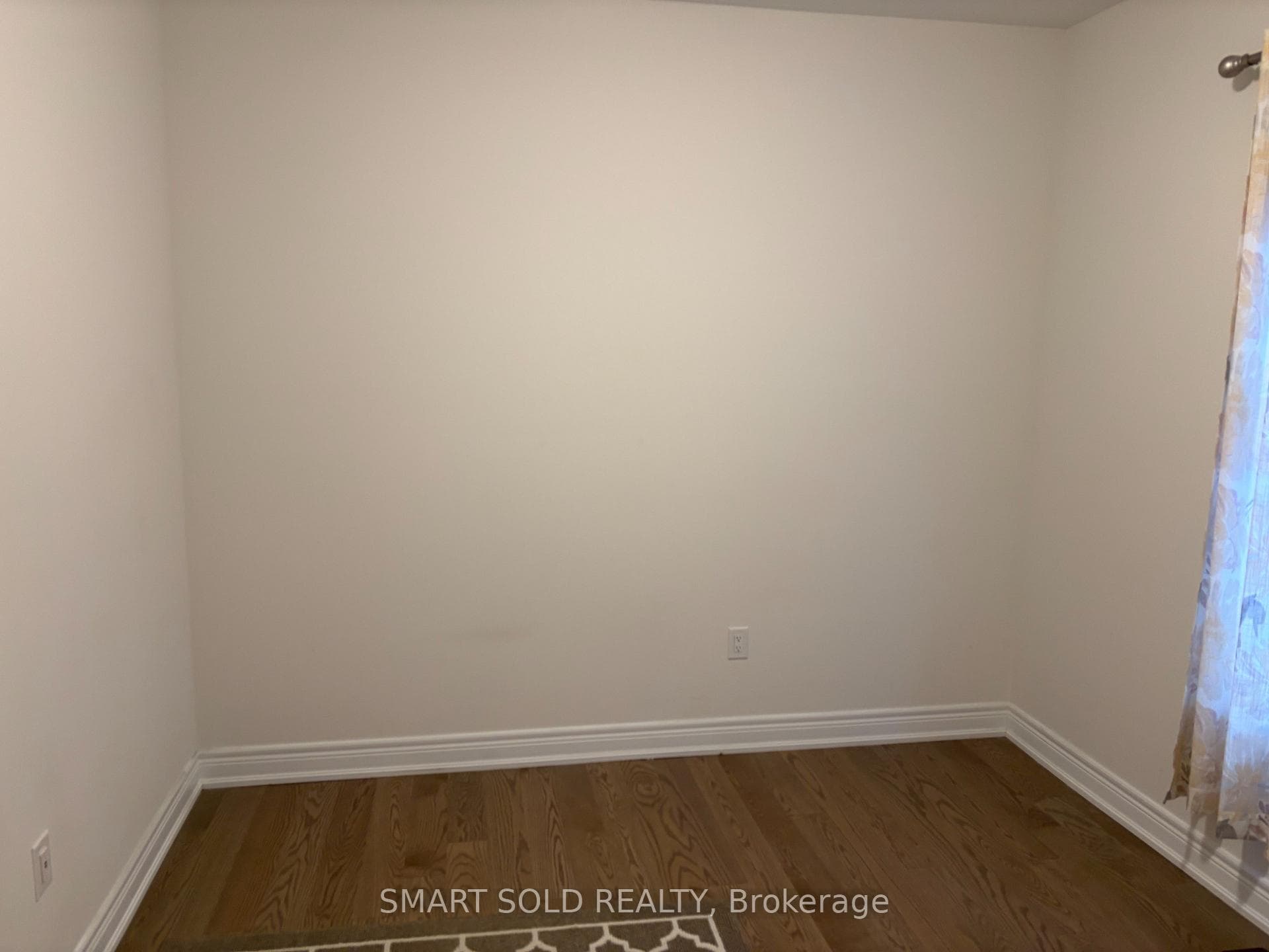 379 Seaview Heights photo 25
