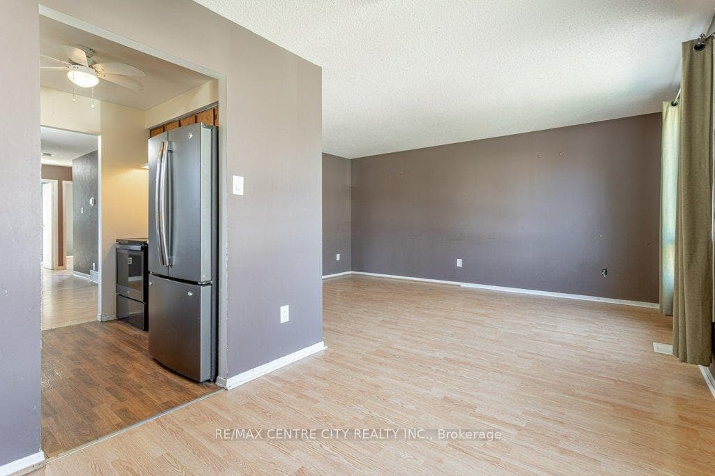 3 Camelot Crescent photo 9