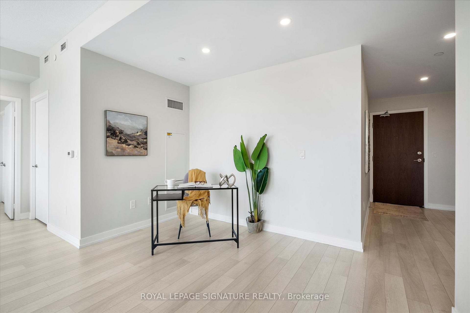 117 McMahon Drive Unit 2511 photo 20