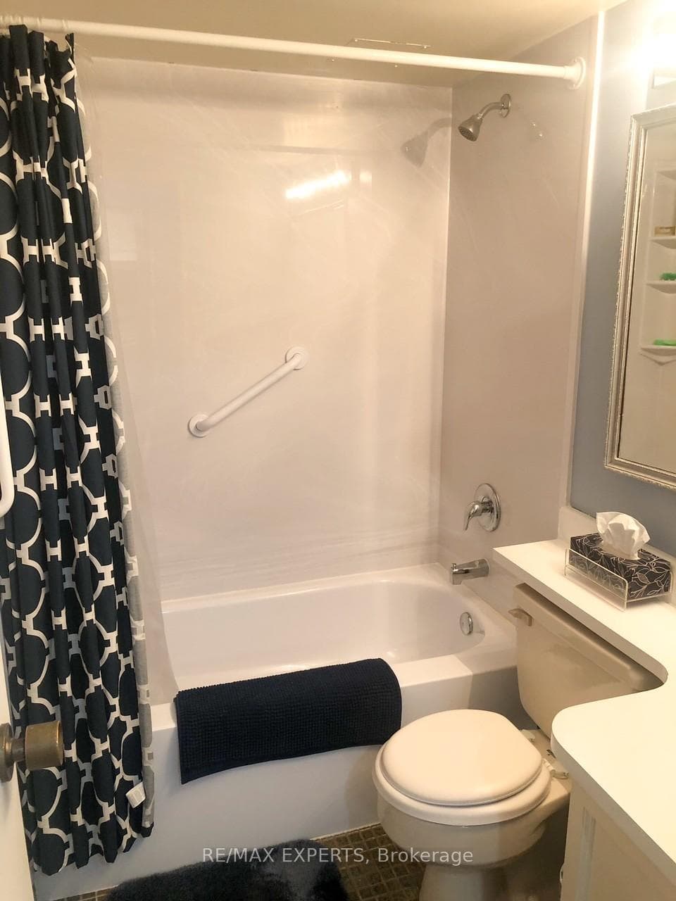 33 Harbour Square Unit 1013 photo 9