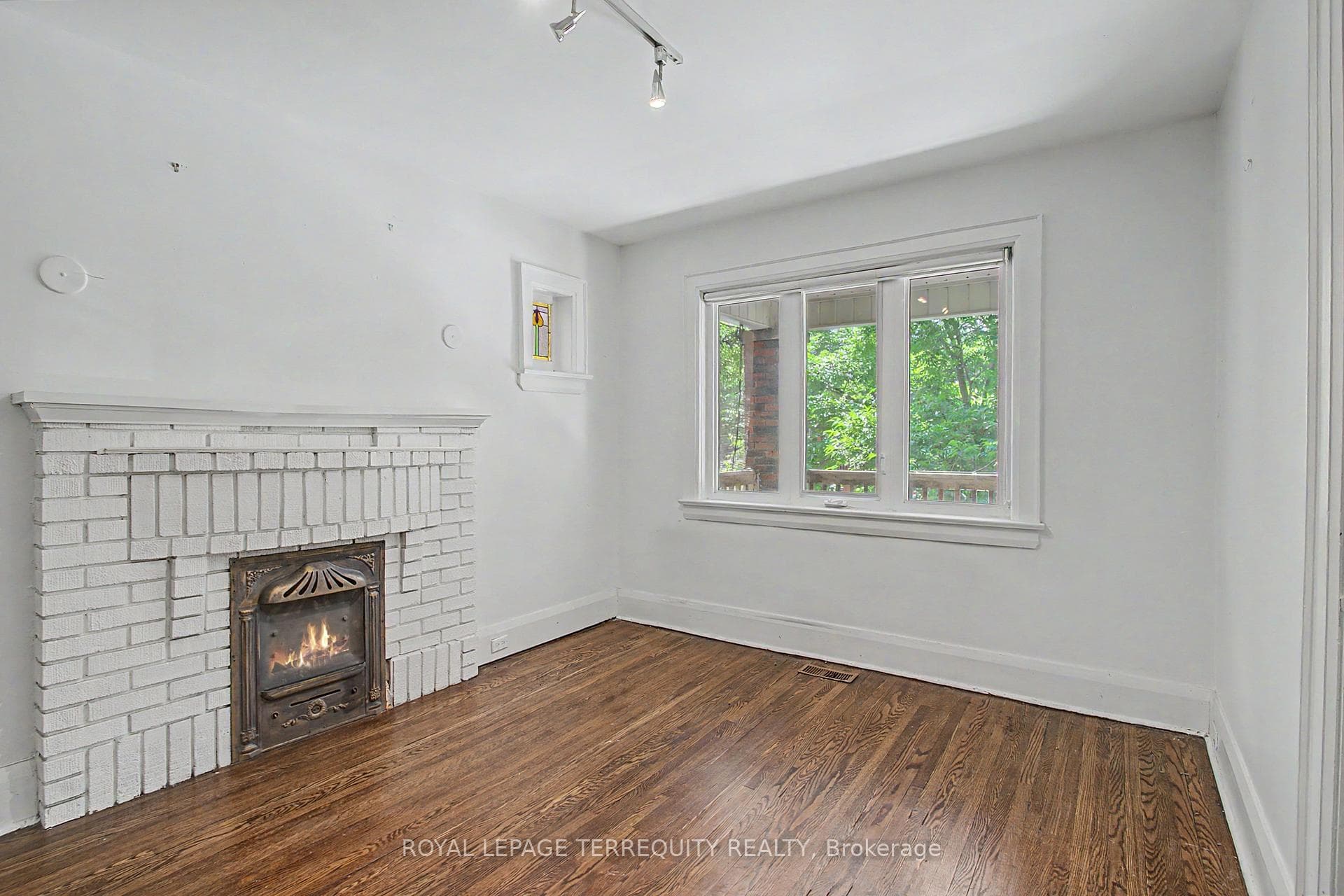 122 Ascot Avenue photo 6