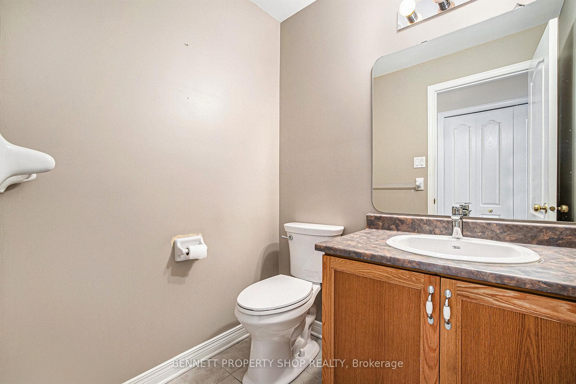 72 Waterthrush Crescent photo 14