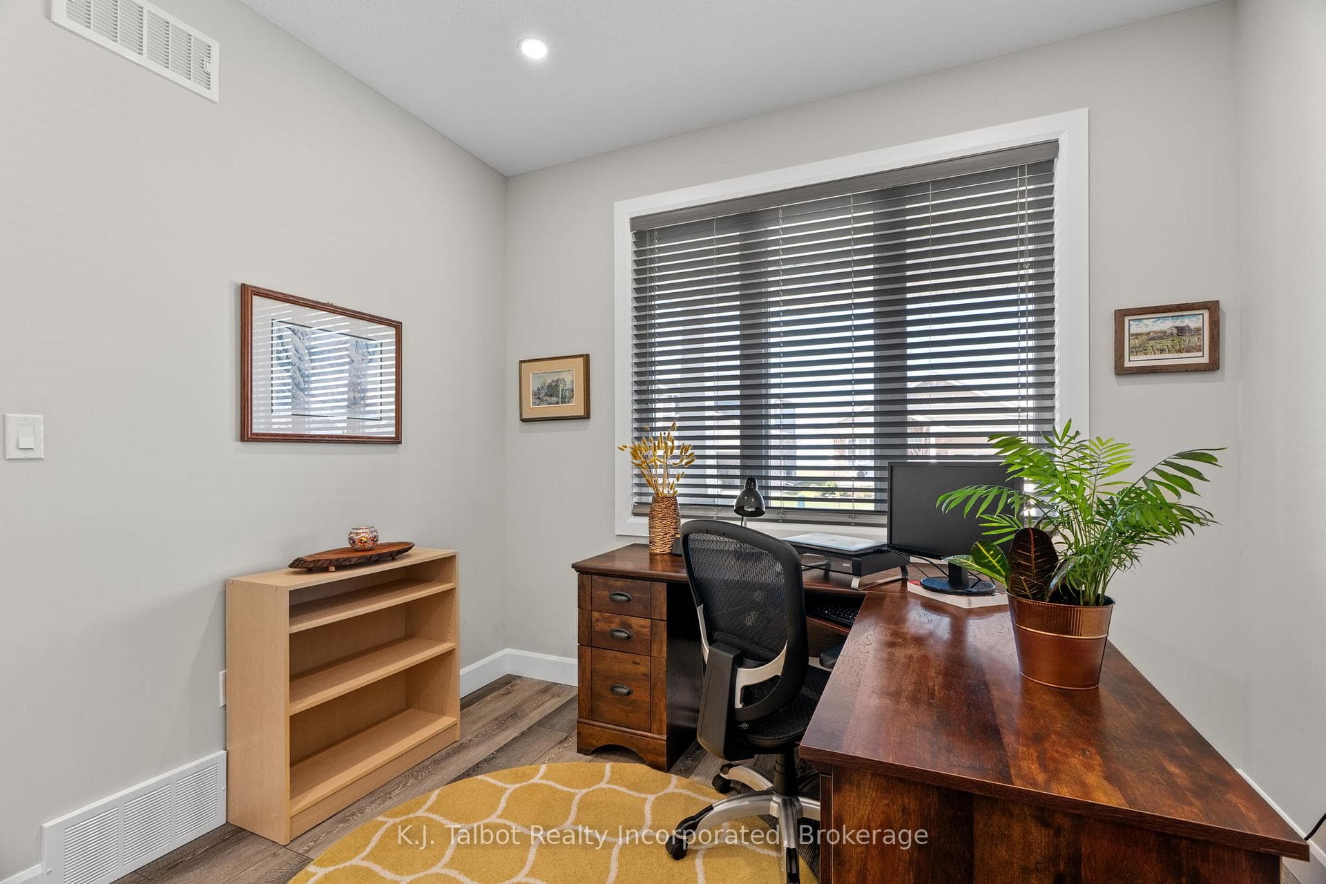 461 Warren Street photo 5