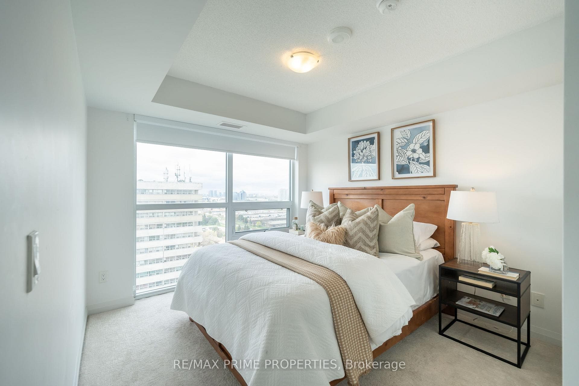 30 Meadowglen Place Unit 1904 photo 12