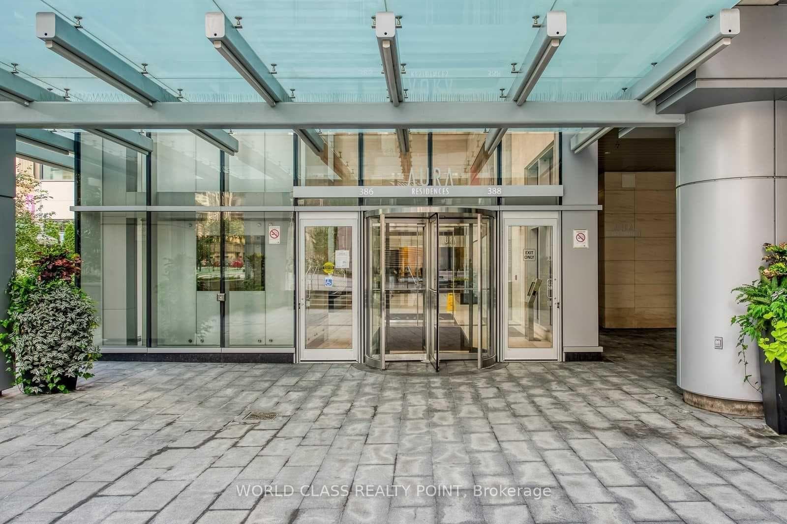 386 Yonge Street Unit 1805 photo 3