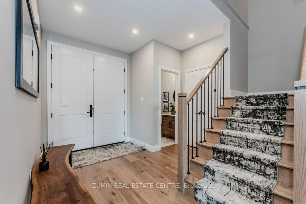 71 Hopewell Crossing Drive photo 3
