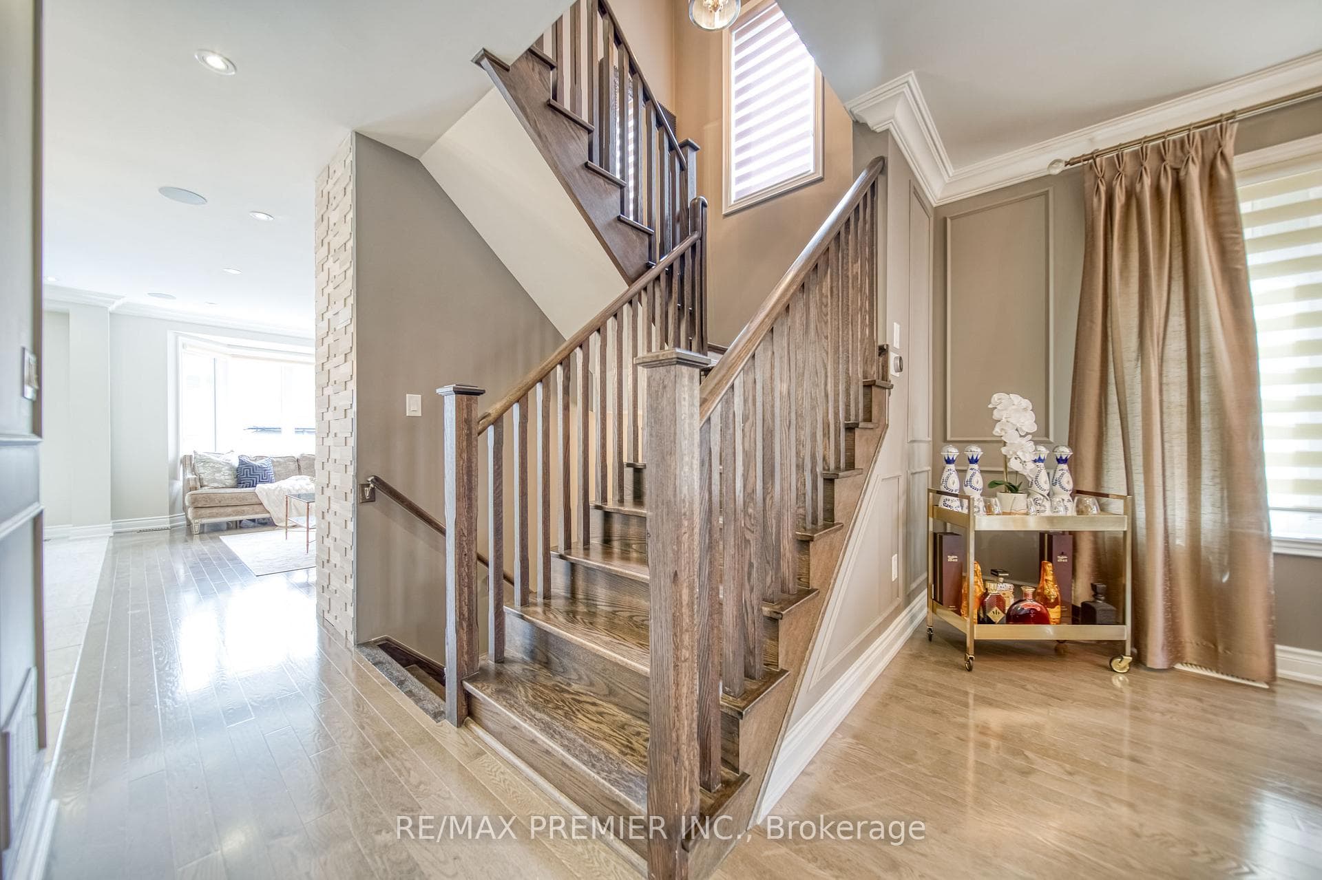 332 Moody Drive photo 9