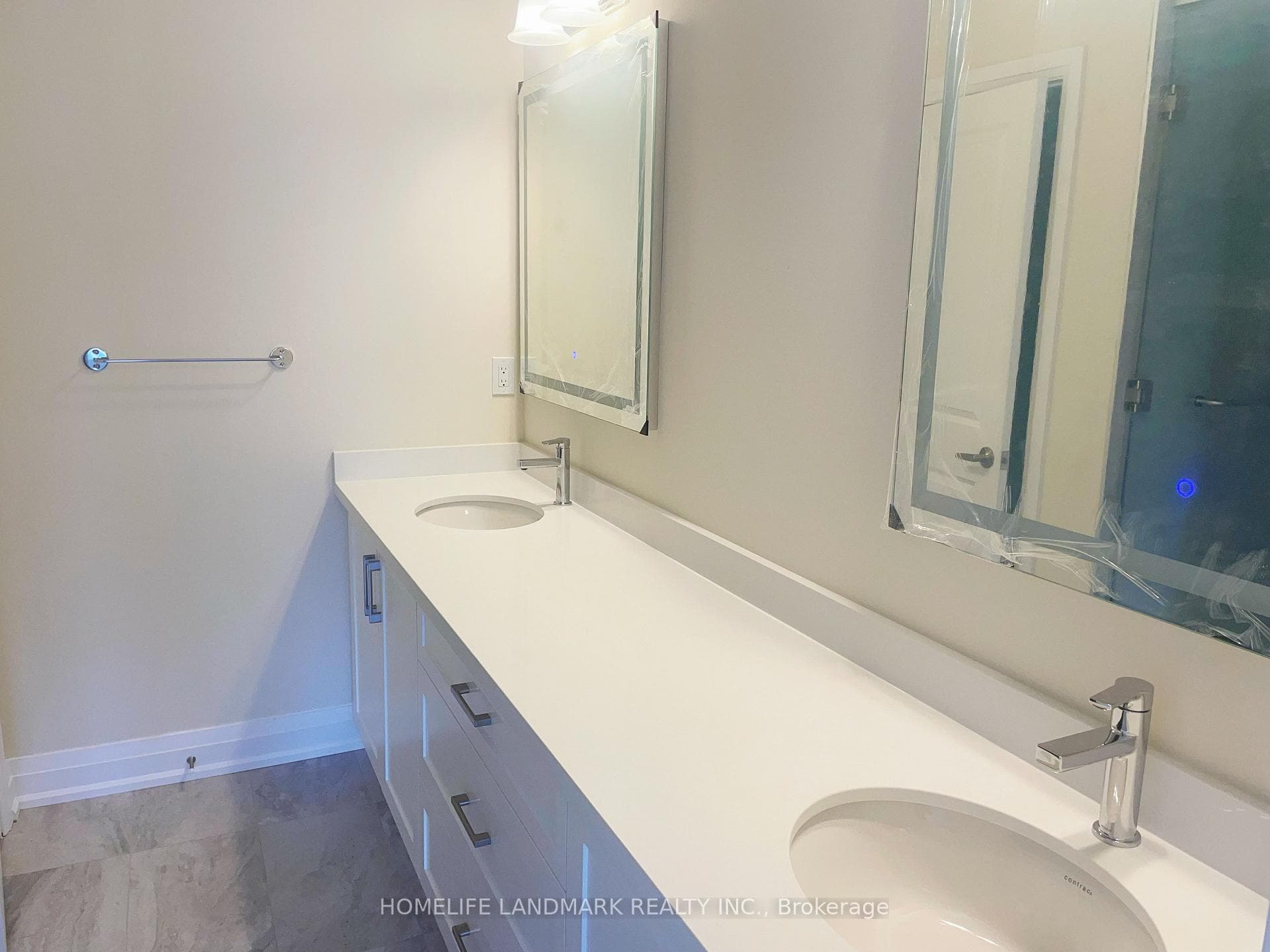 14 Clippers Crescent photo 4