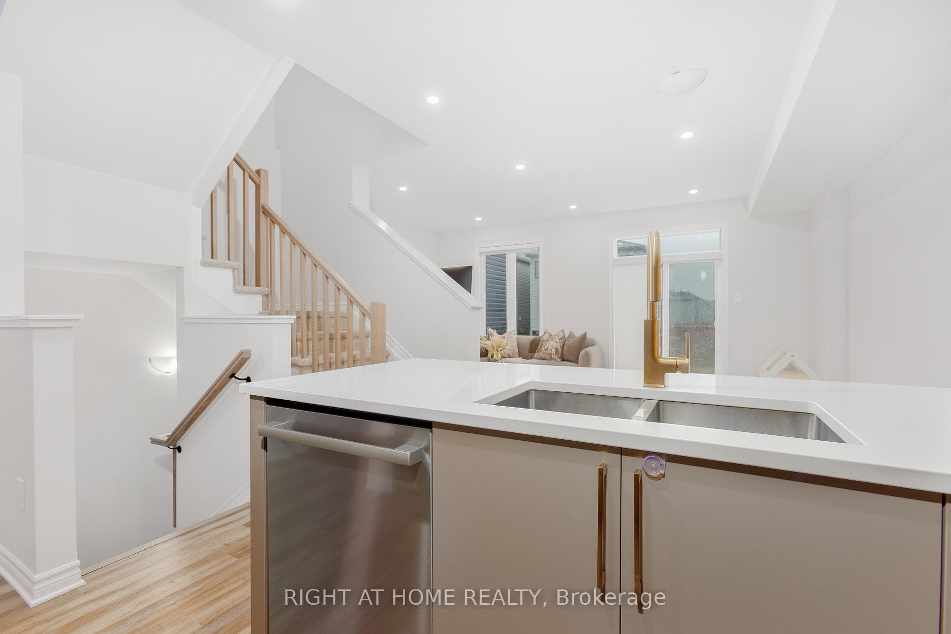 65 Esban Drive photo 7