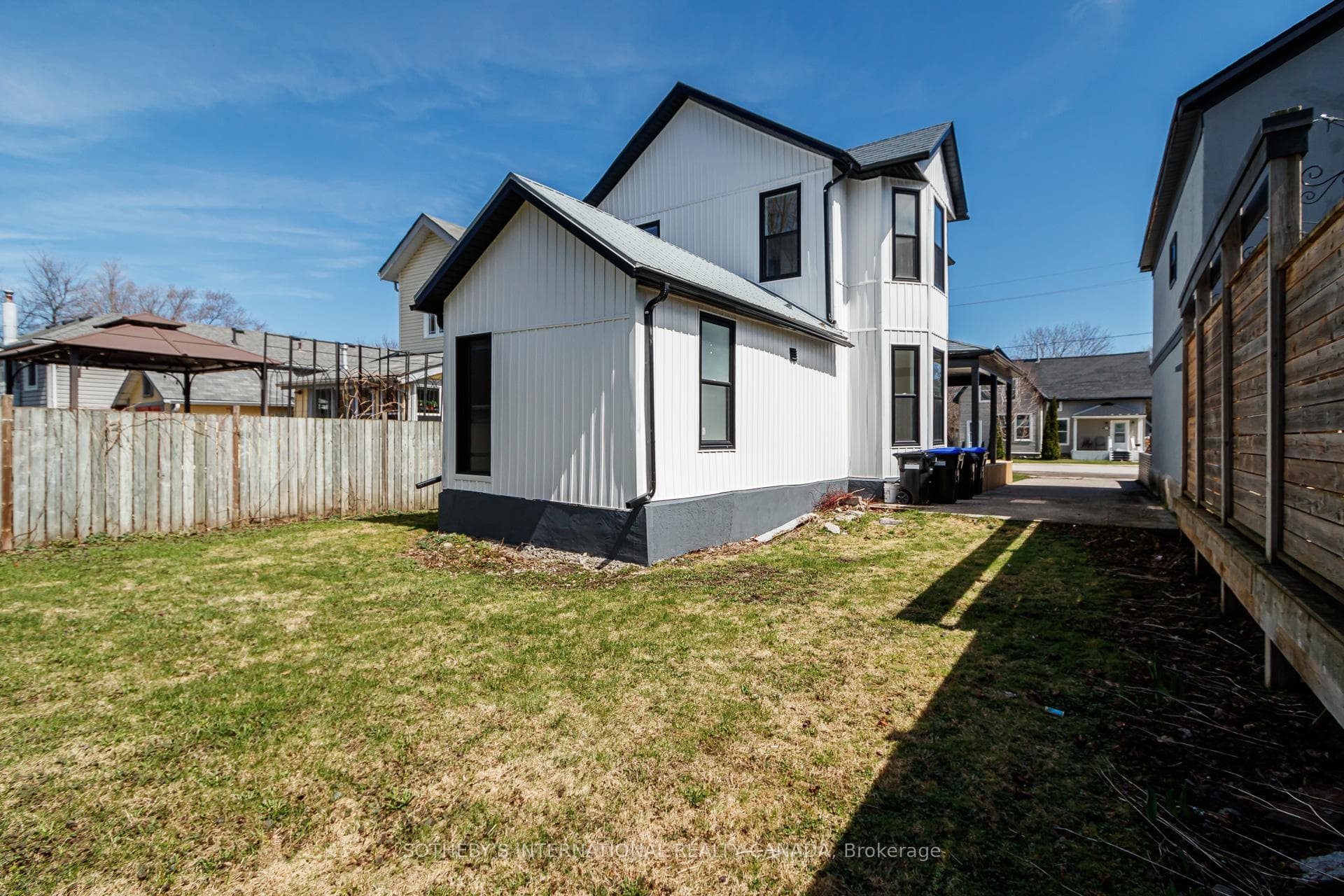 64 Birch Street photo 40