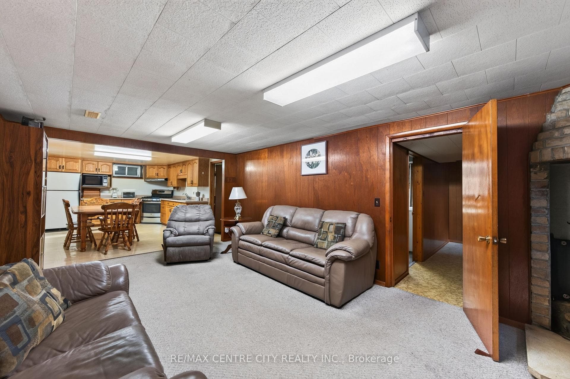 208 NIAGRA Street photo 21