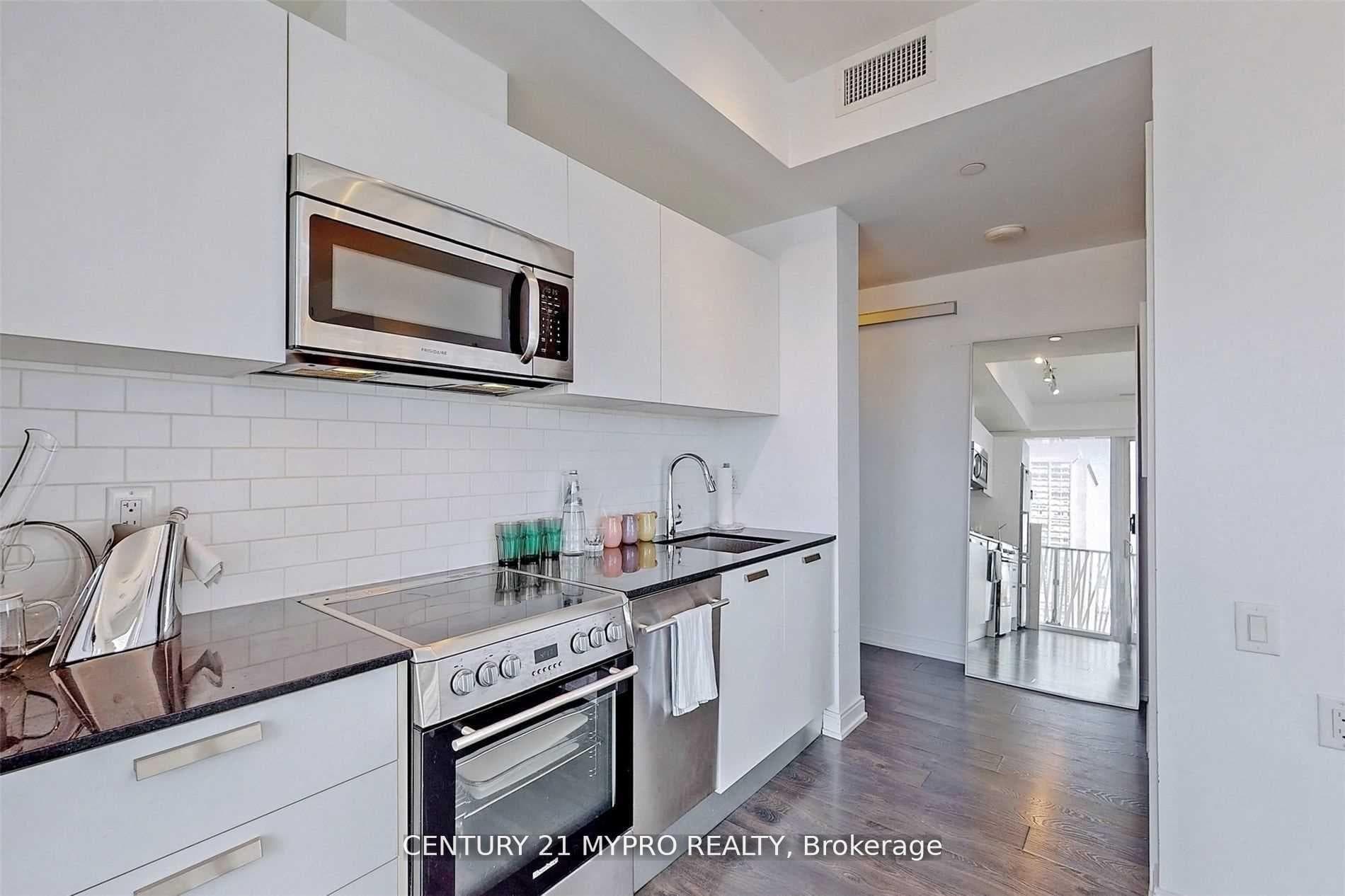 42 Charles Street Unit 3204 photo 10