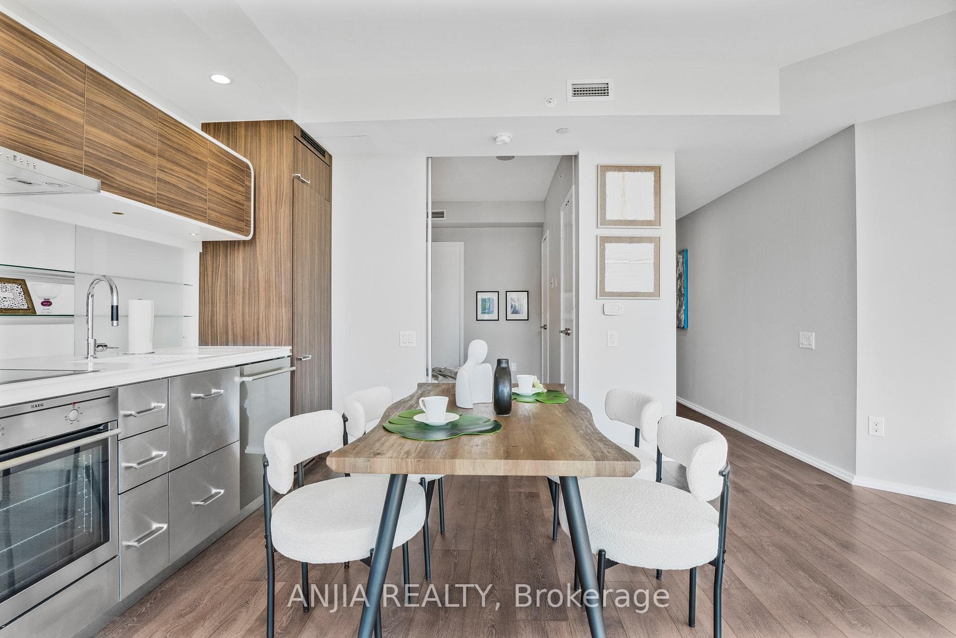 45 CHARLES Street Unit 2215 photo 12