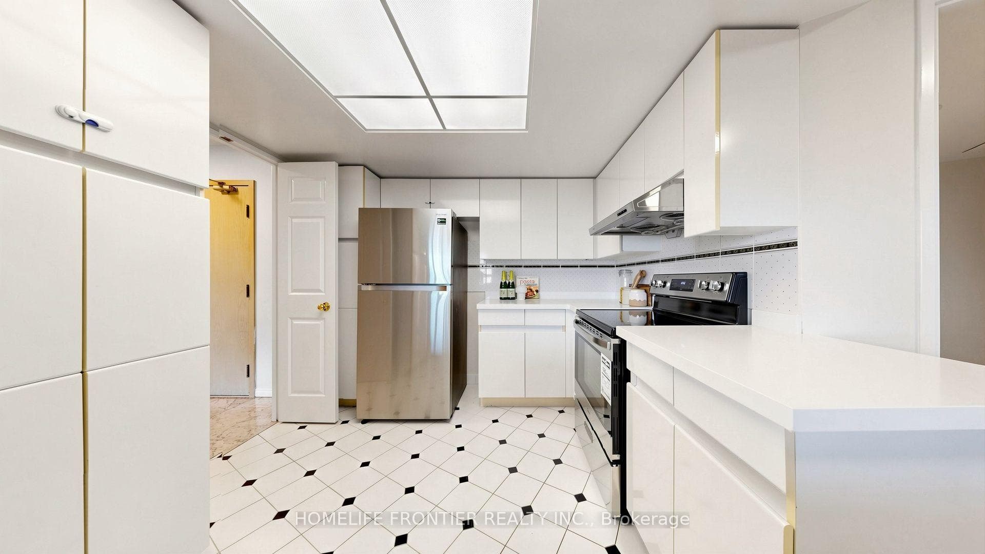7825 Bayview Avenue Unit 1016 photo 11