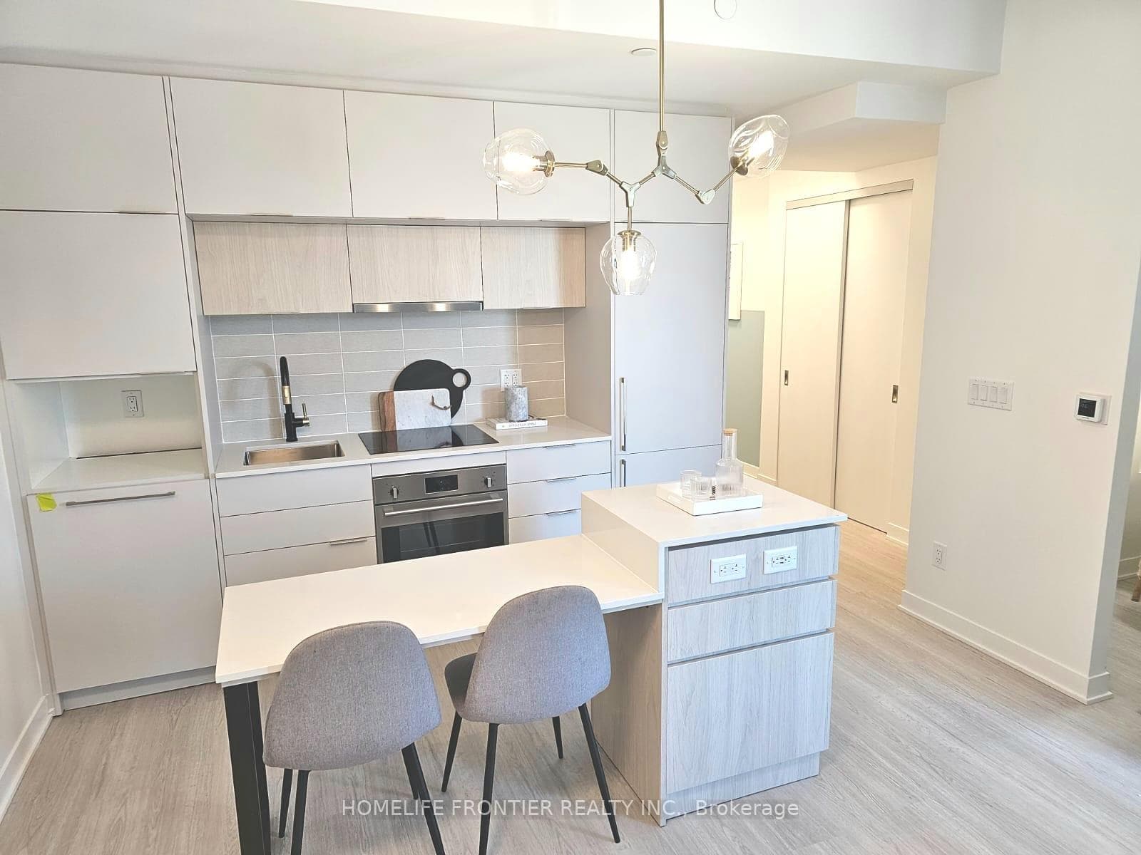 185 Alberta Avenue Unit 506 photo 4