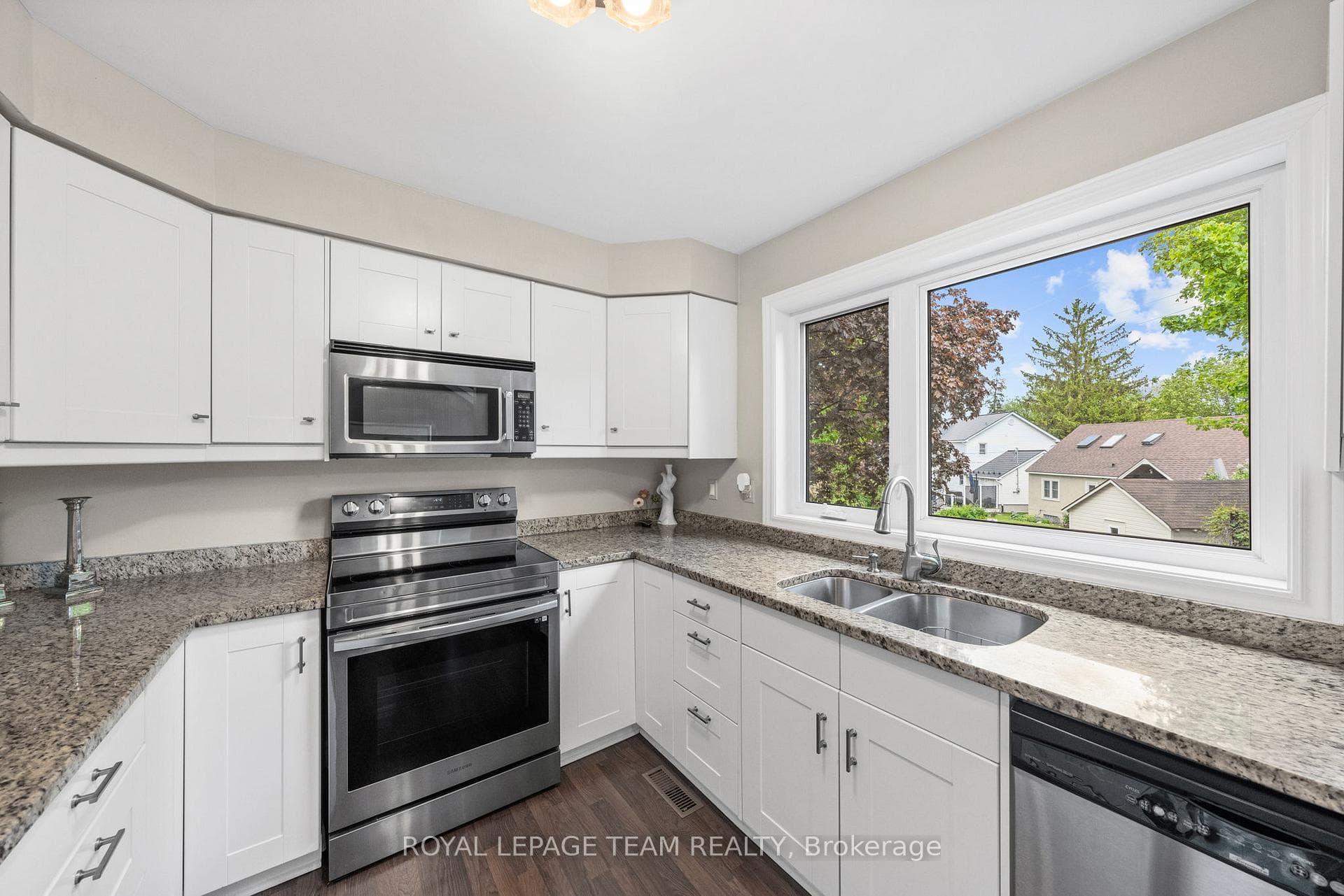 625 Richmond Road Unit 6 photo 11