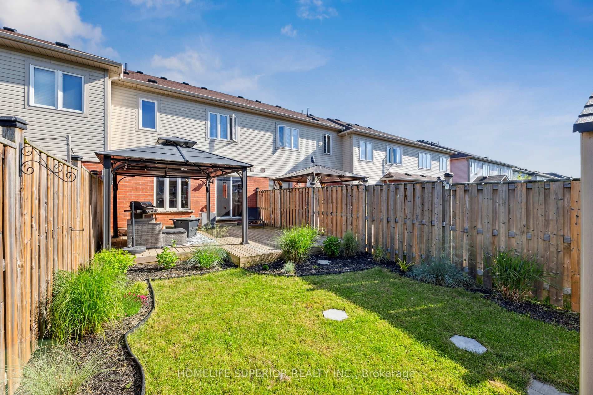 58 Dewell Crescent photo 27