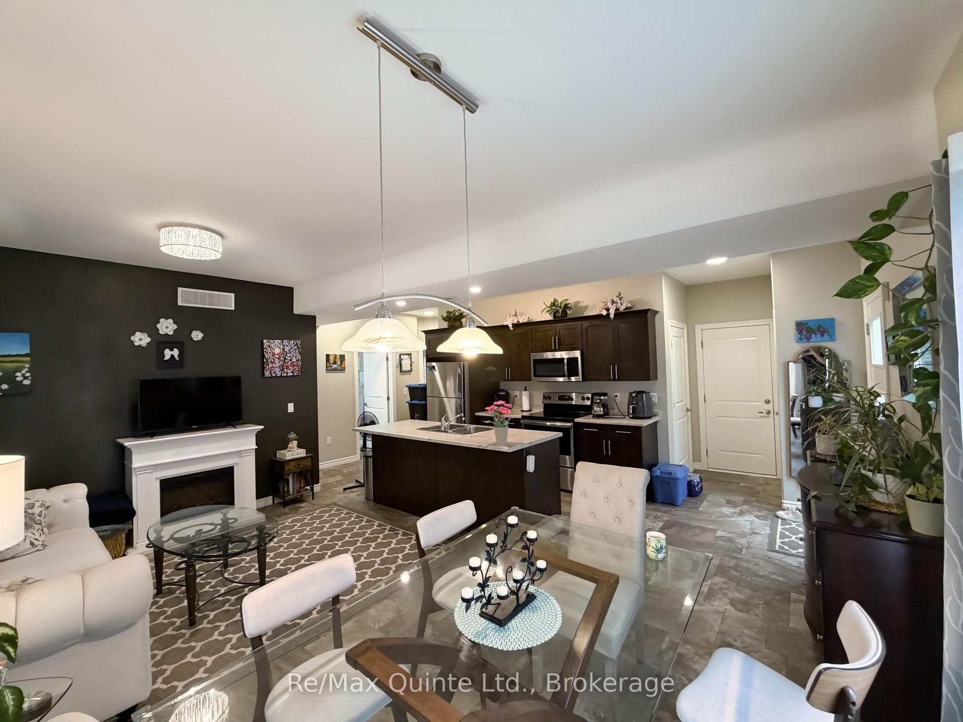 76 Ridgeway Place photo 5