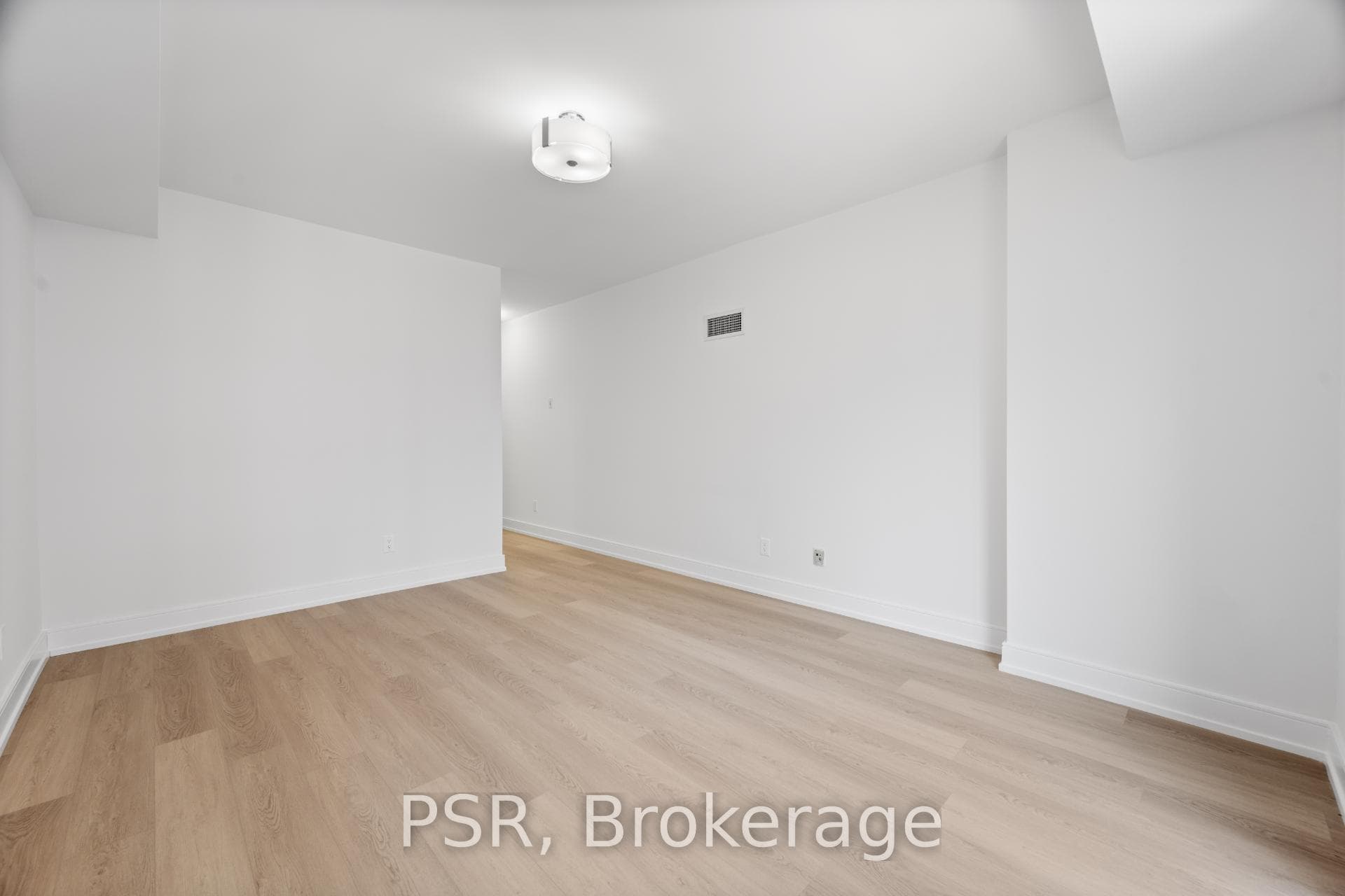 50 John Street Unit 1016 photo 8