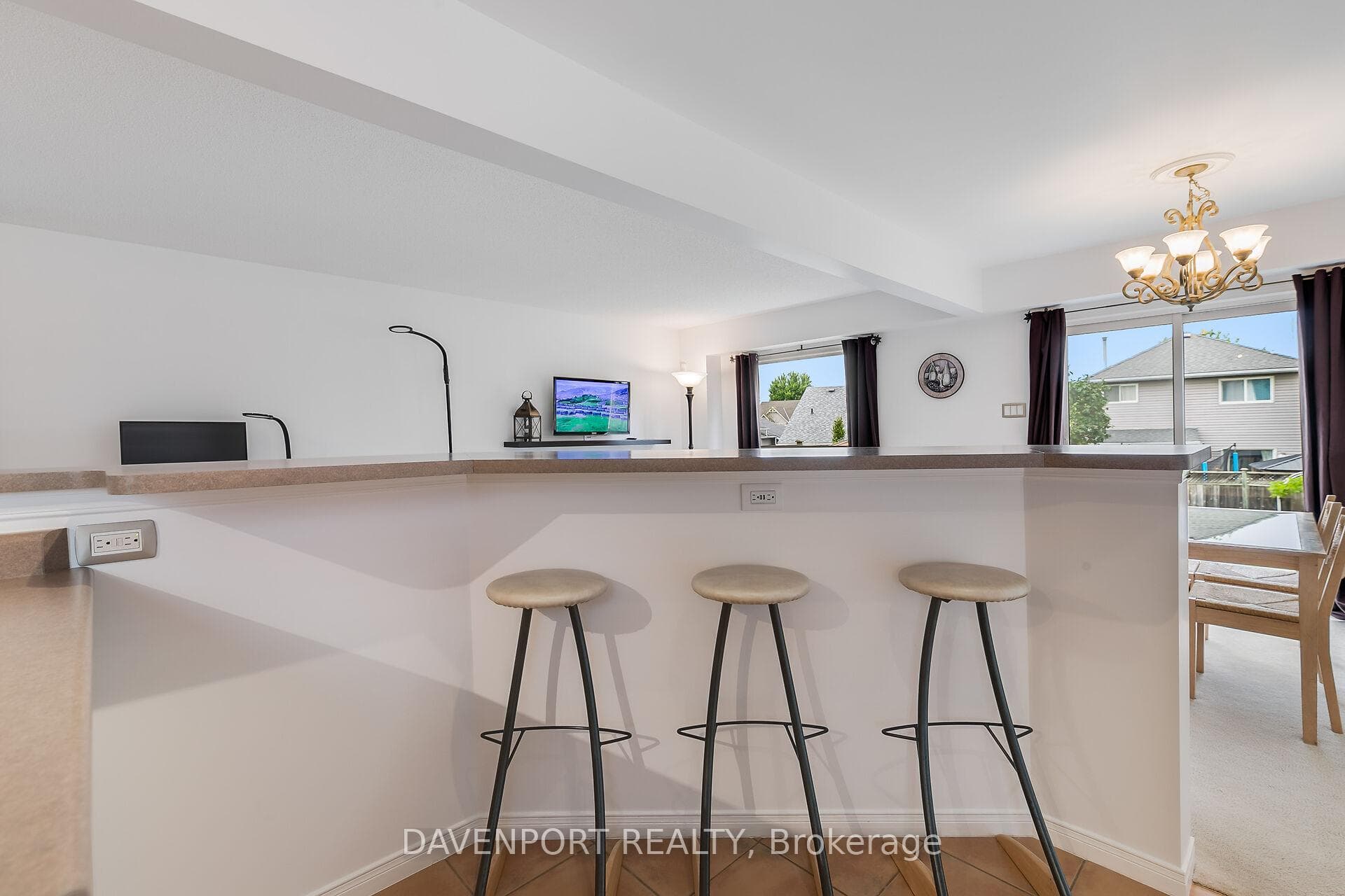 16 Masterson Crescent photo 8
