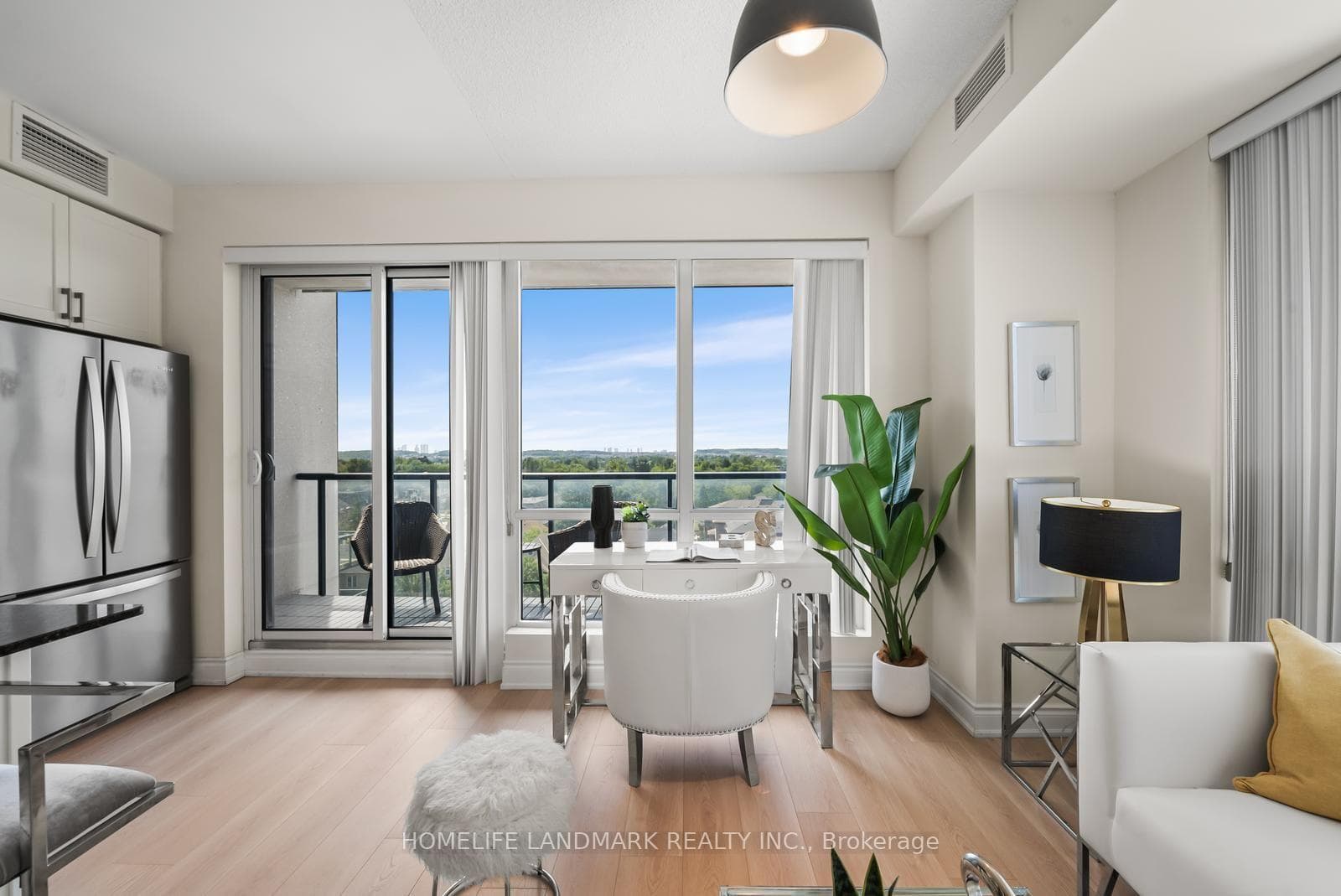9088 Yonge Street Unit 702A photo 10