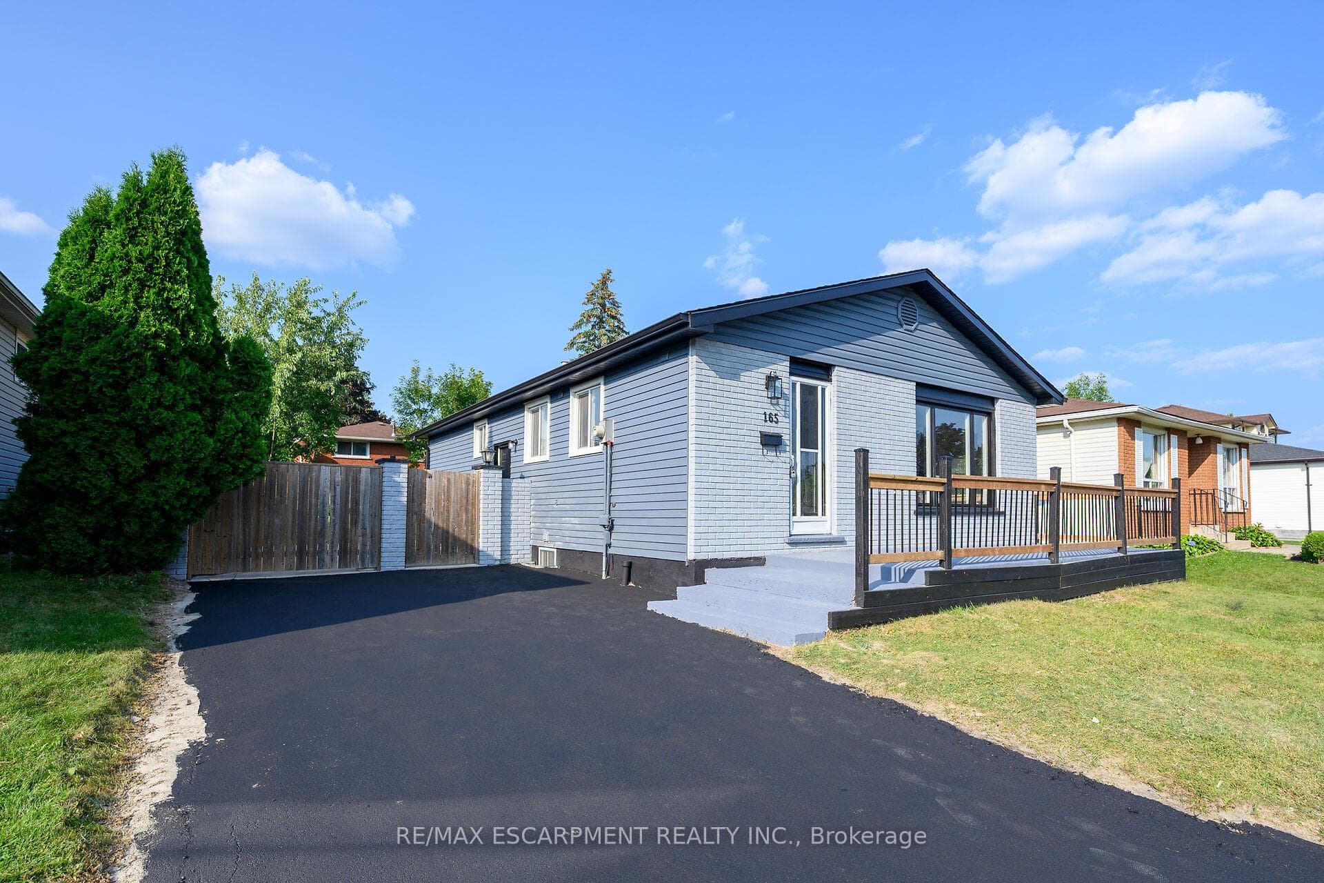 165 Bellingham Drive photo 2