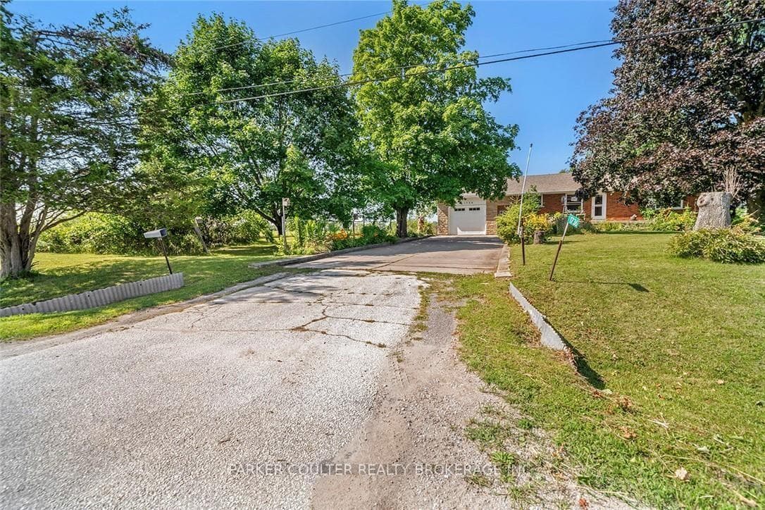 1736 Killarney Beach Road photo 12