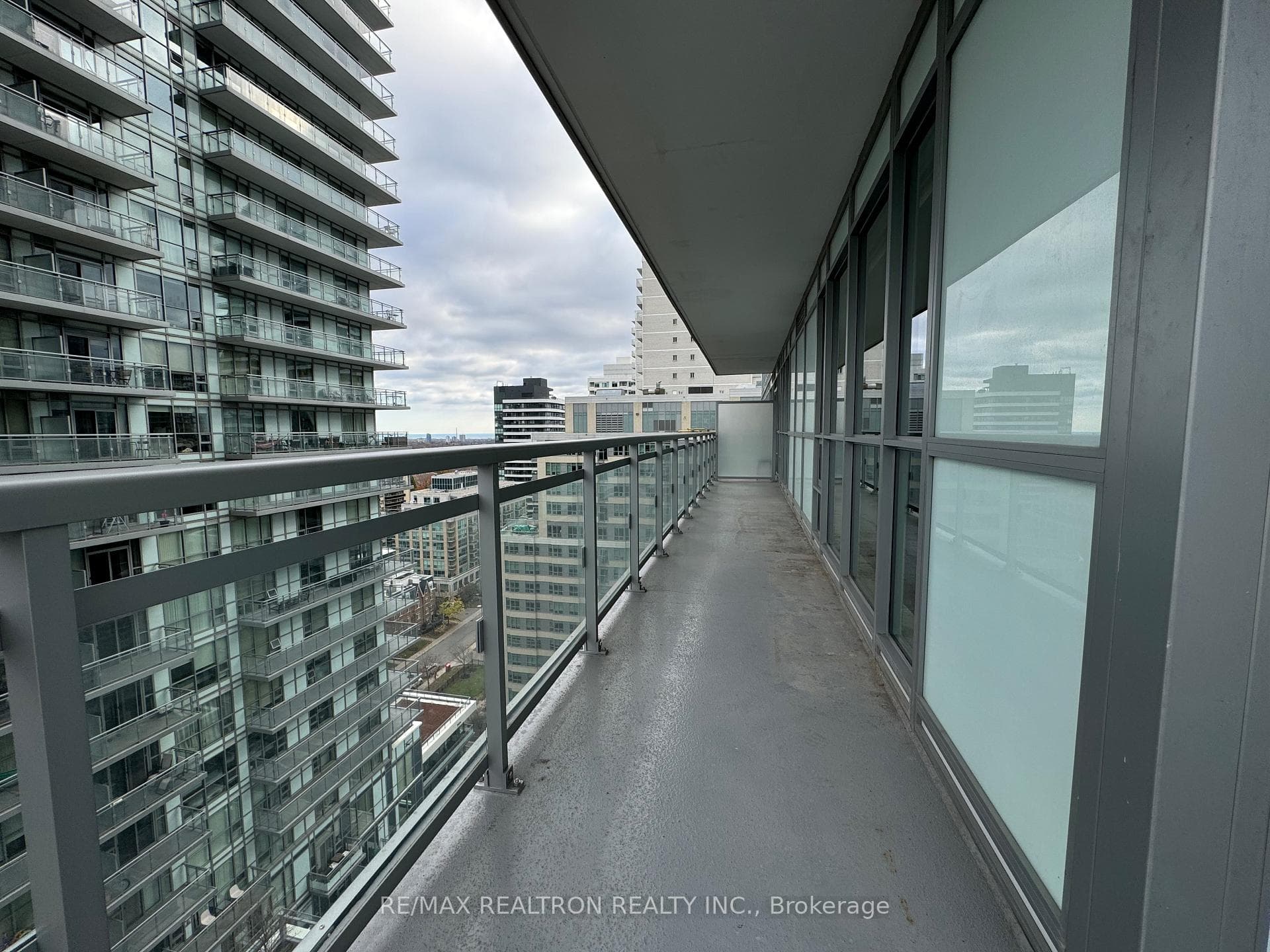 89 Dunfield Avenue Unit 1605 photo 36