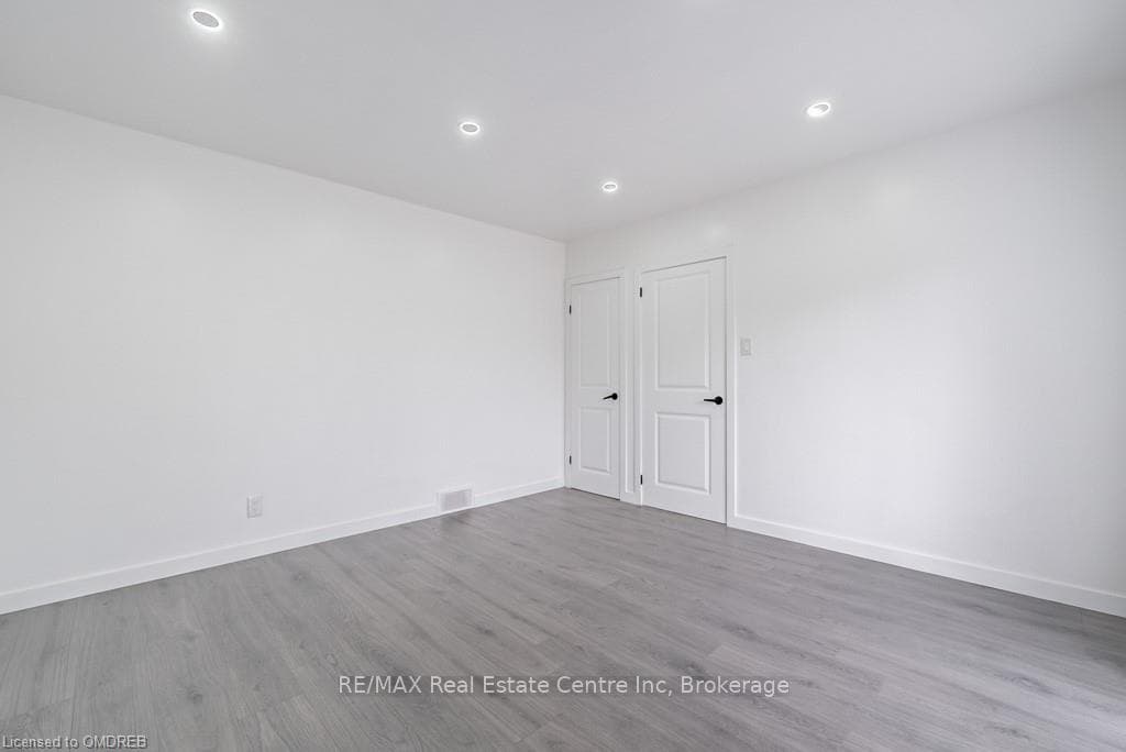 126 HAIG Street photo 19
