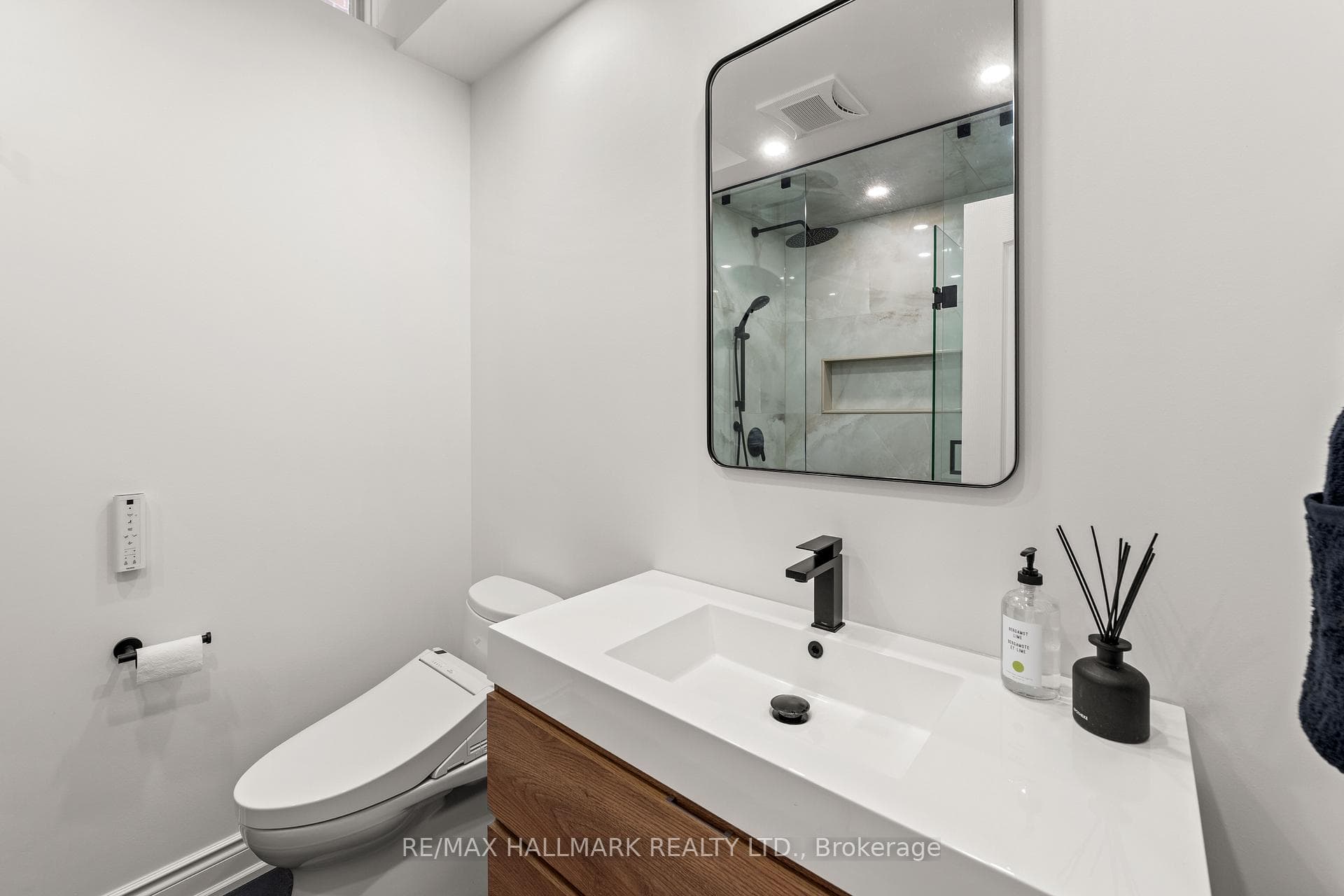 4Pc Bathroom W Glass Shower & Custom Vanity
