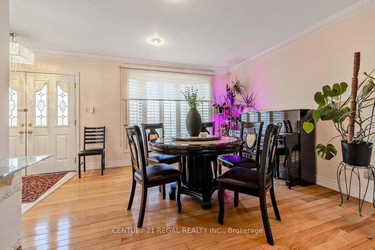105 Lord Roberts Drive photo 8