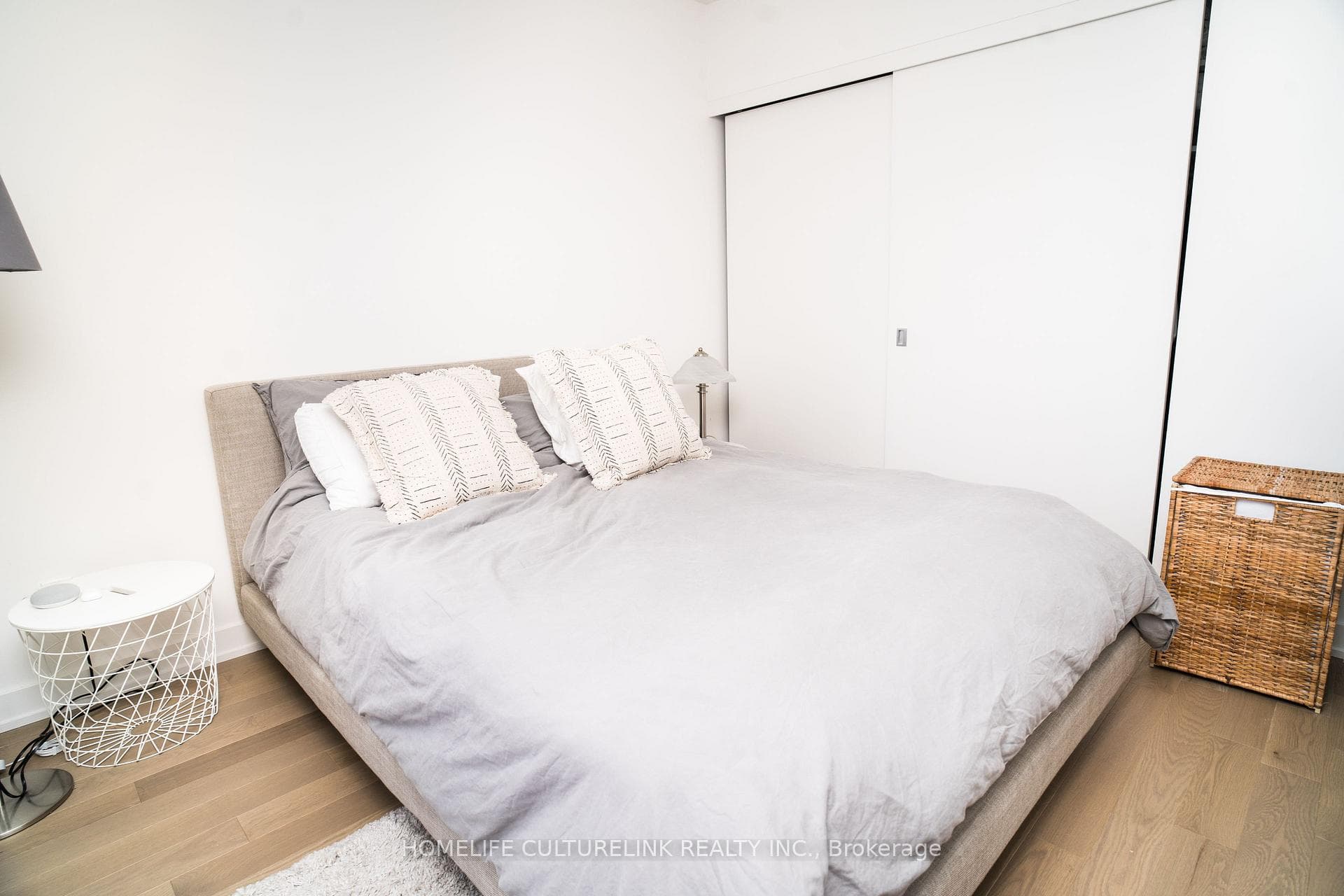 25 Richmond Street Unit 1013 photo 14