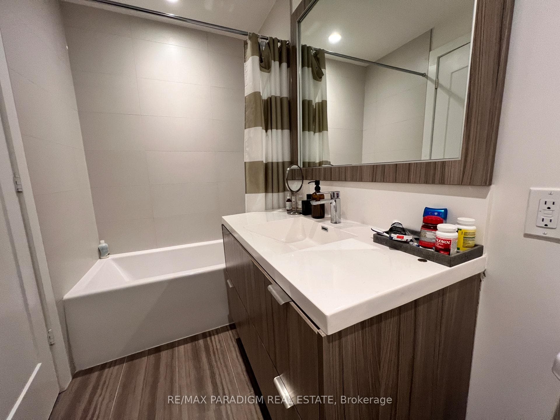 80 Vanauley Street Unit 211 photo 12