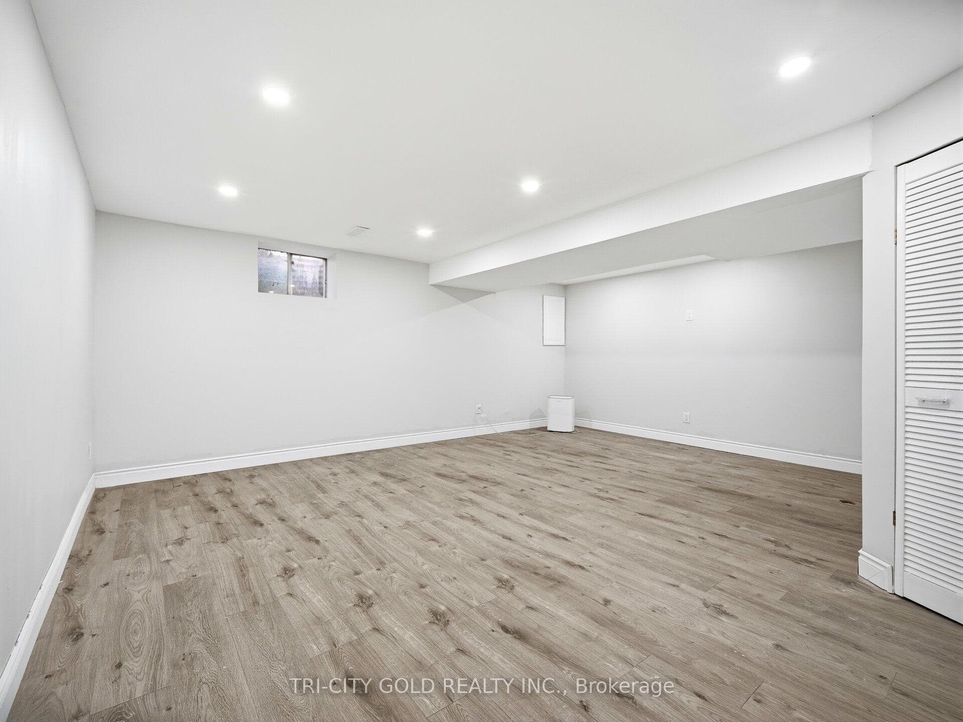 20 Carisbrooke Court Unit 20 photo 36