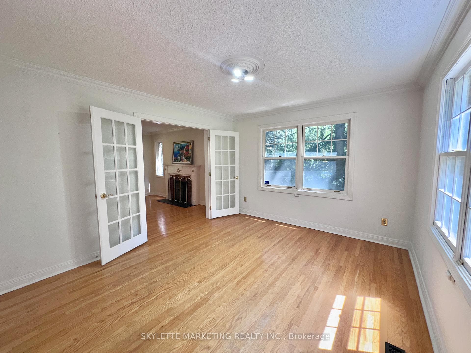 8 Blue Grass Drive photo 14
